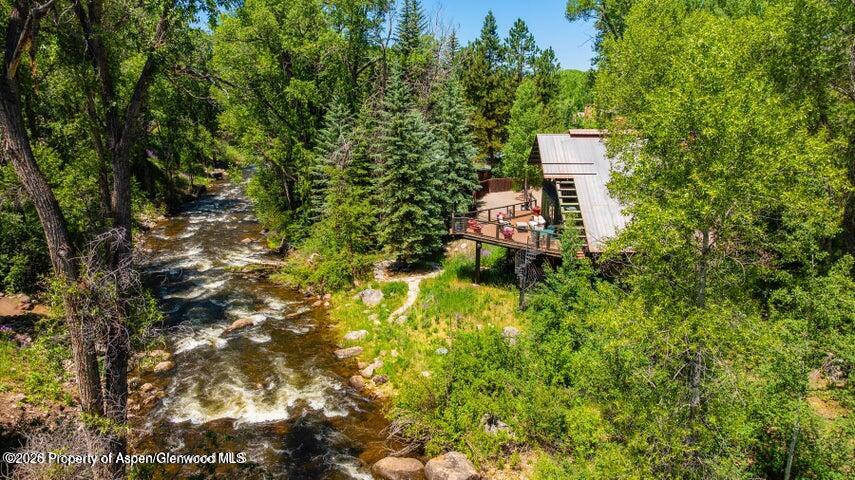 979 Queen Street Property Photo 32