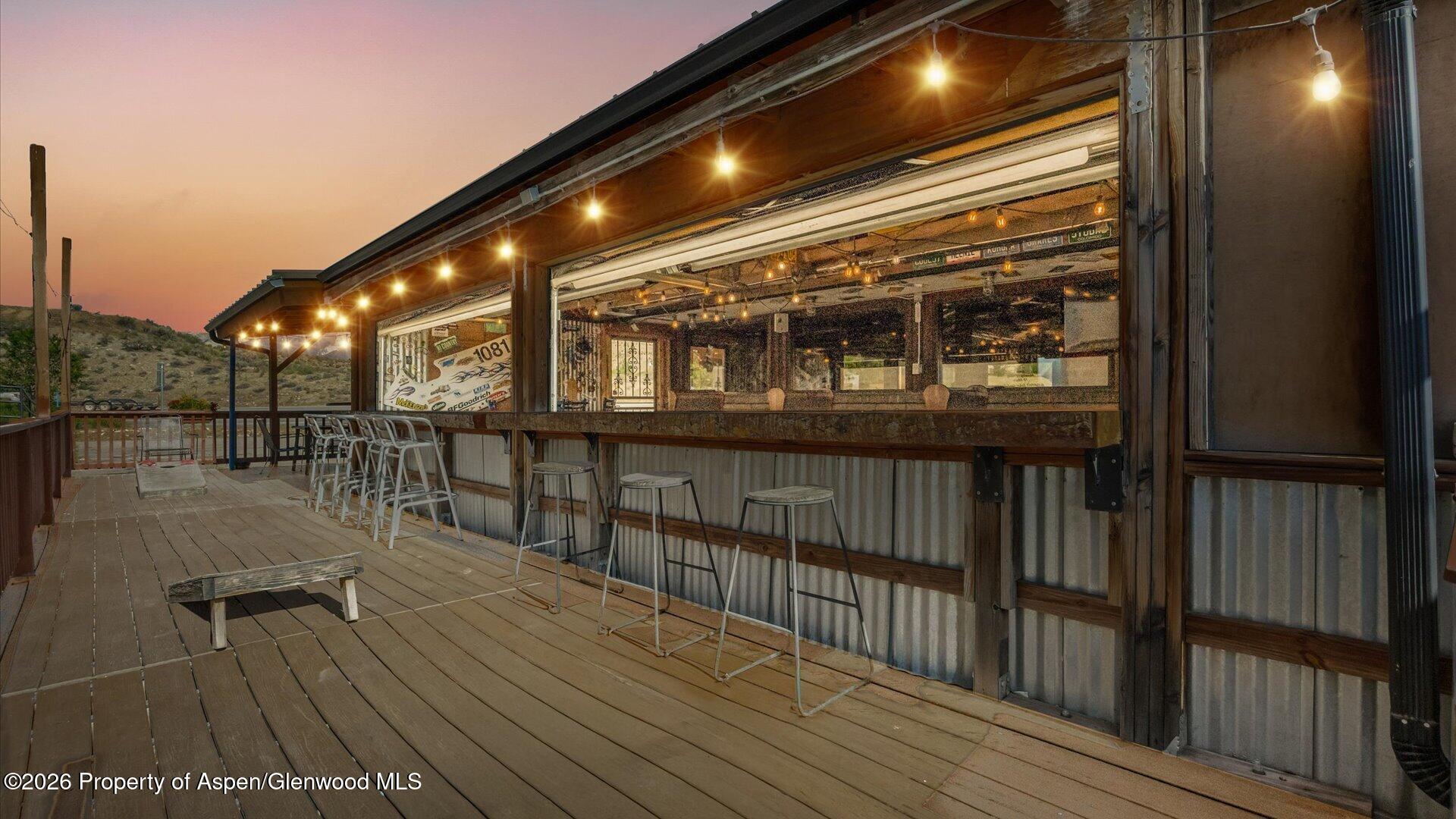 Tbd Wingnutz Bar & Grill Property Photo 10