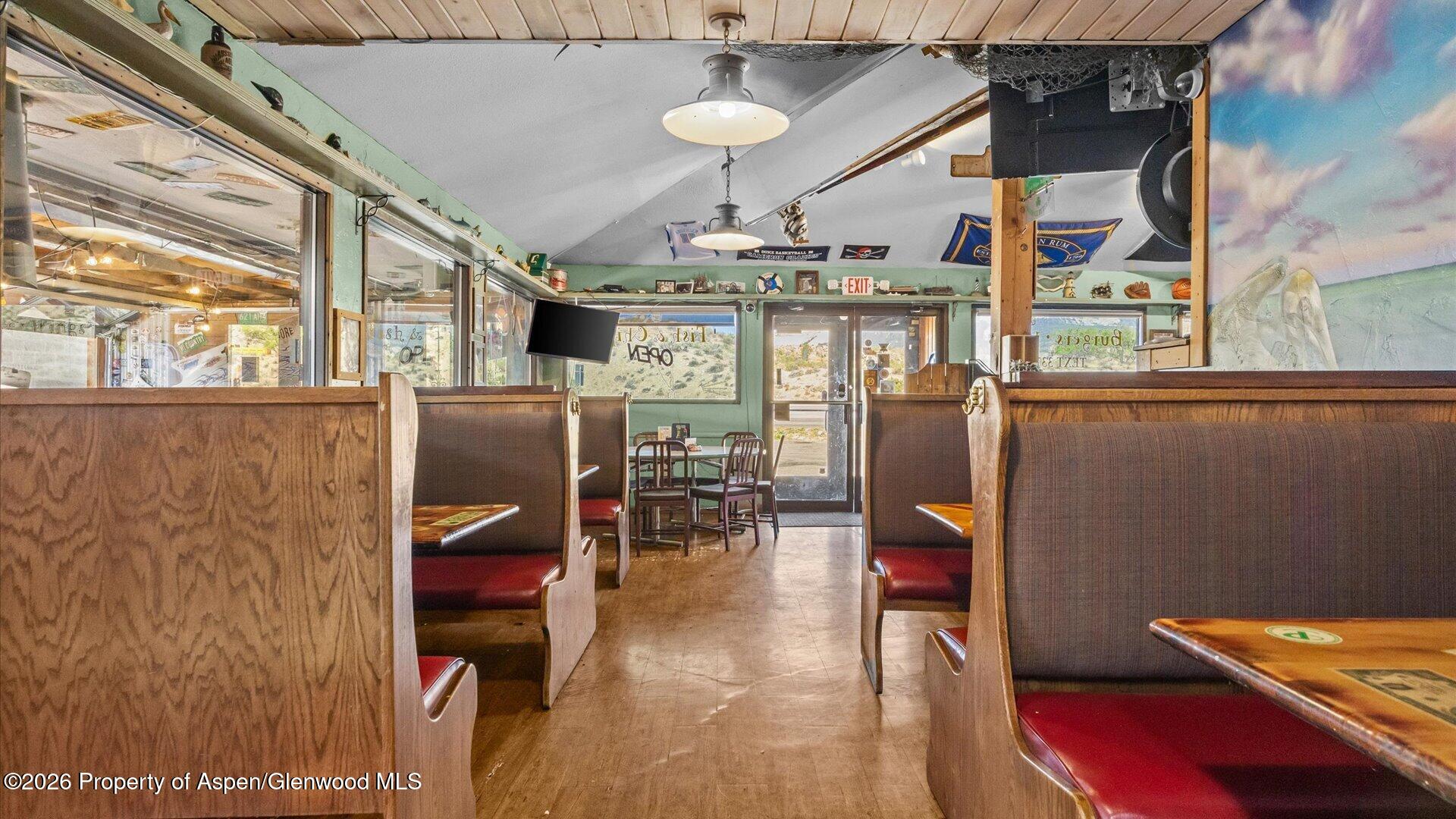Tbd Wingnutz Bar & Grill Property Photo 14