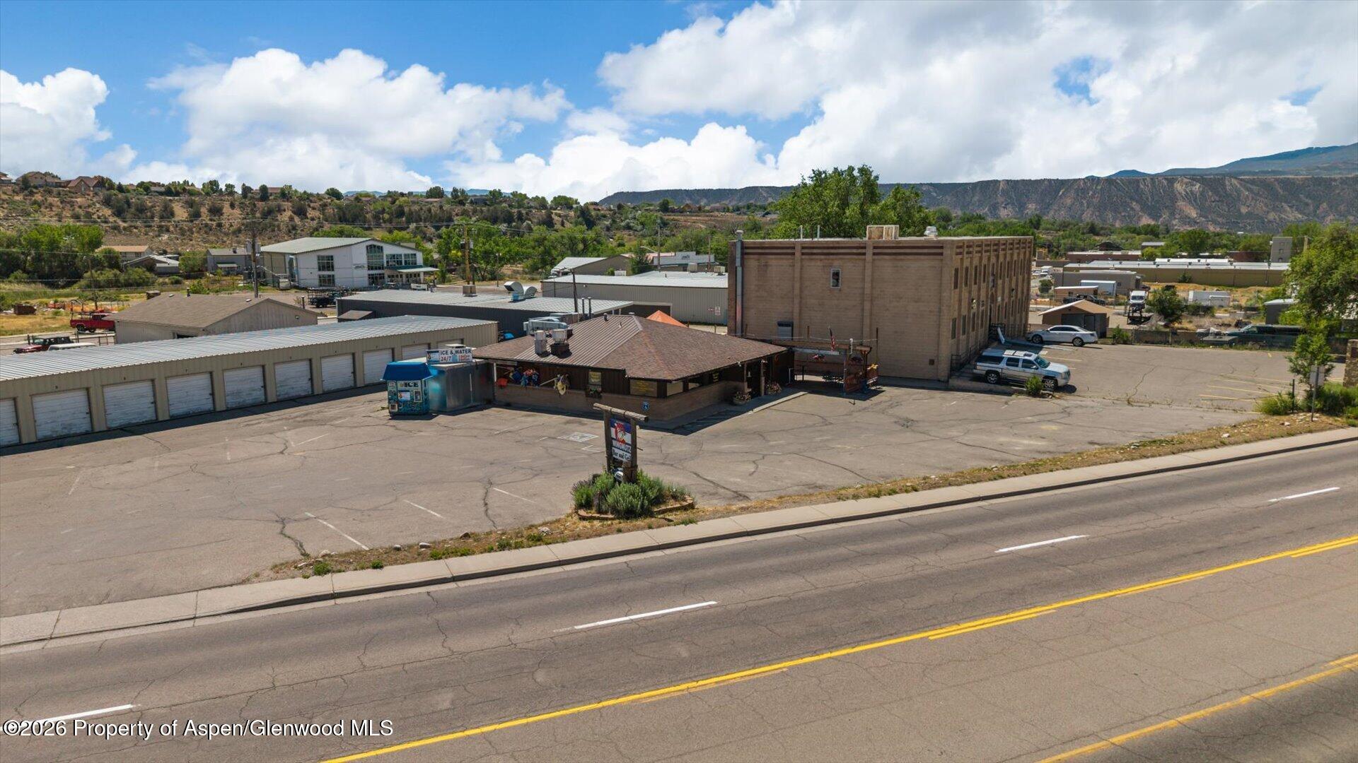 Tbd Wingnutz Bar & Grill Property Photo 30
