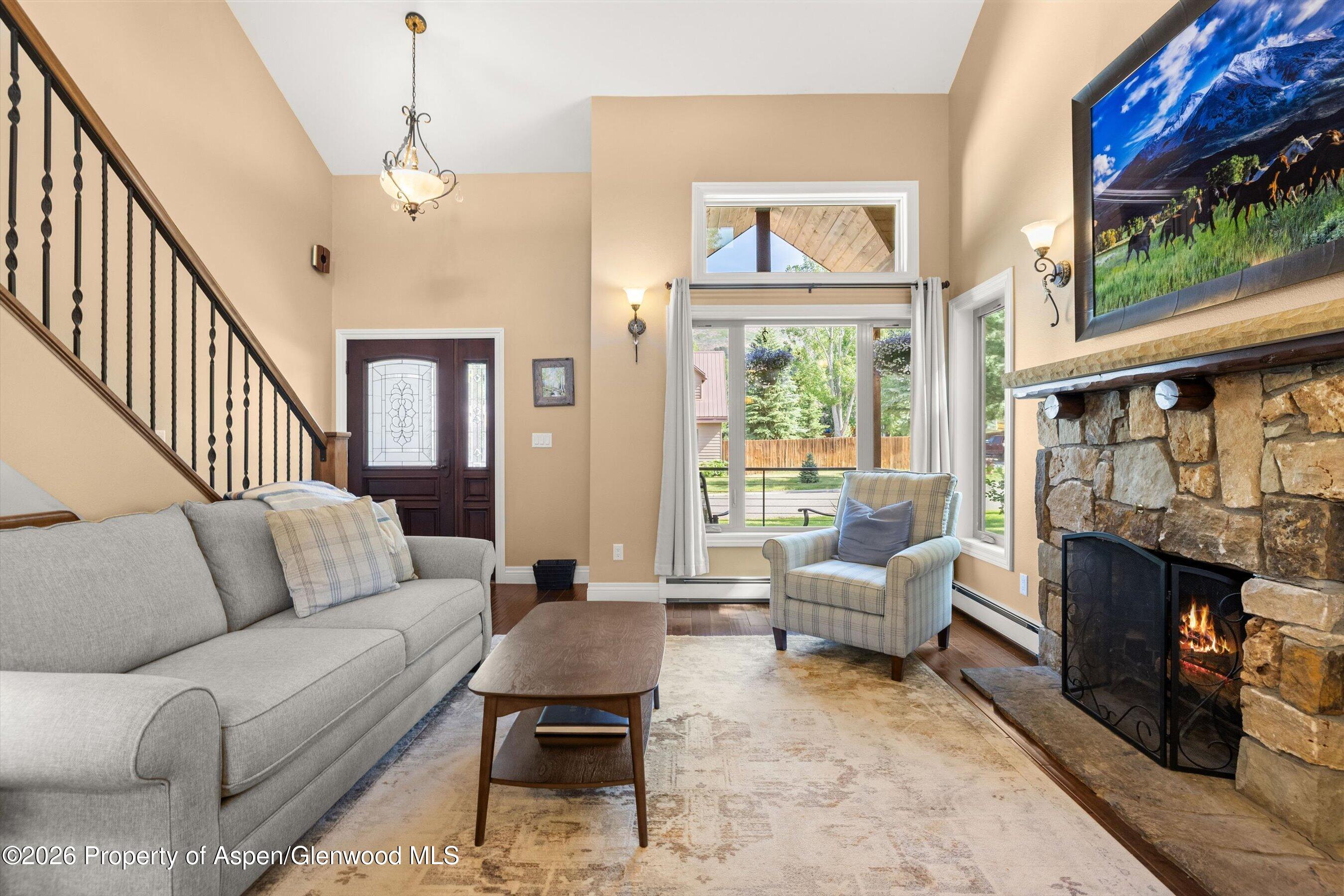 1012 Lauren Lane Property Photo 6