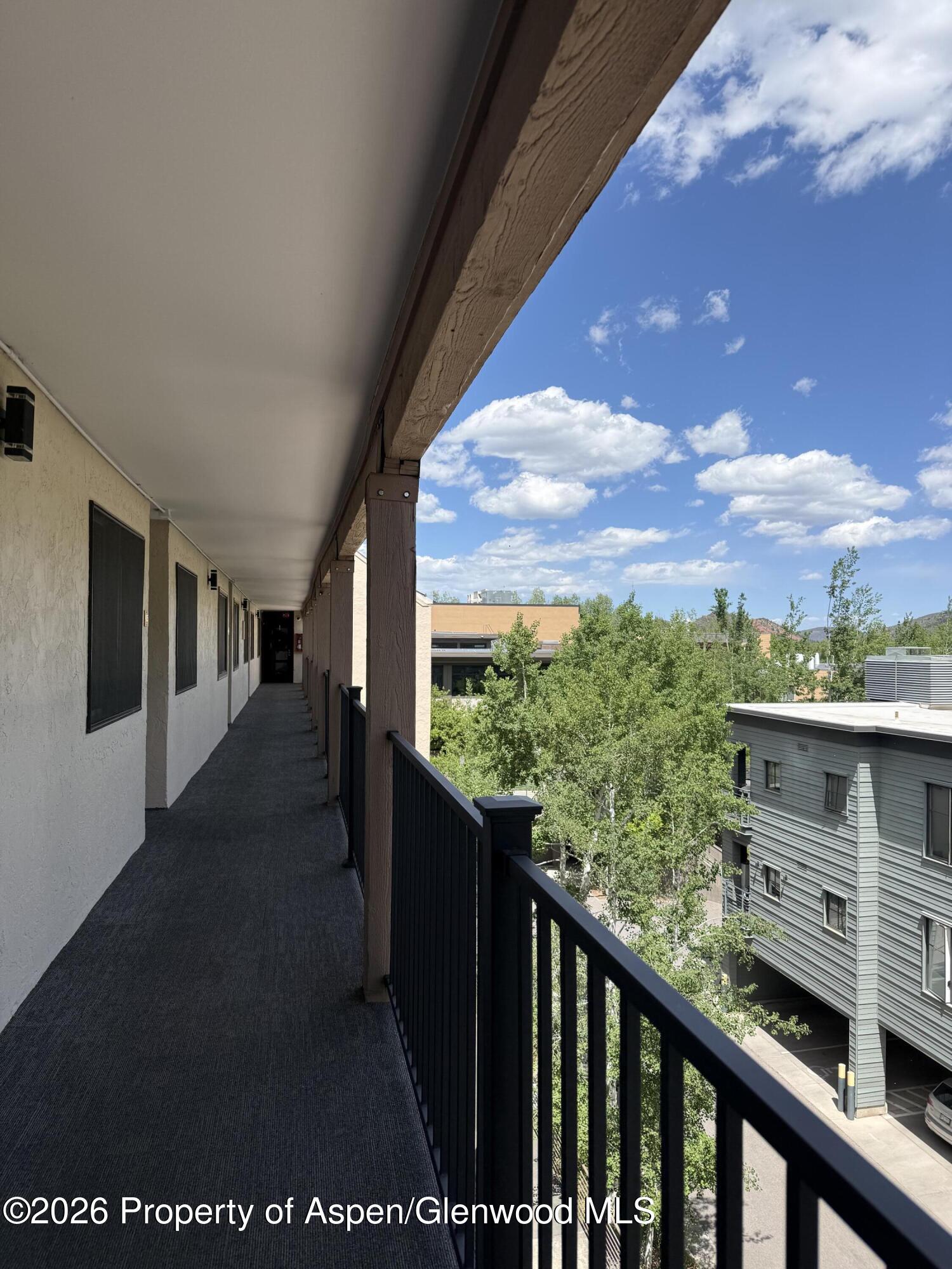 600 E Main Street 406 Property Photo 24