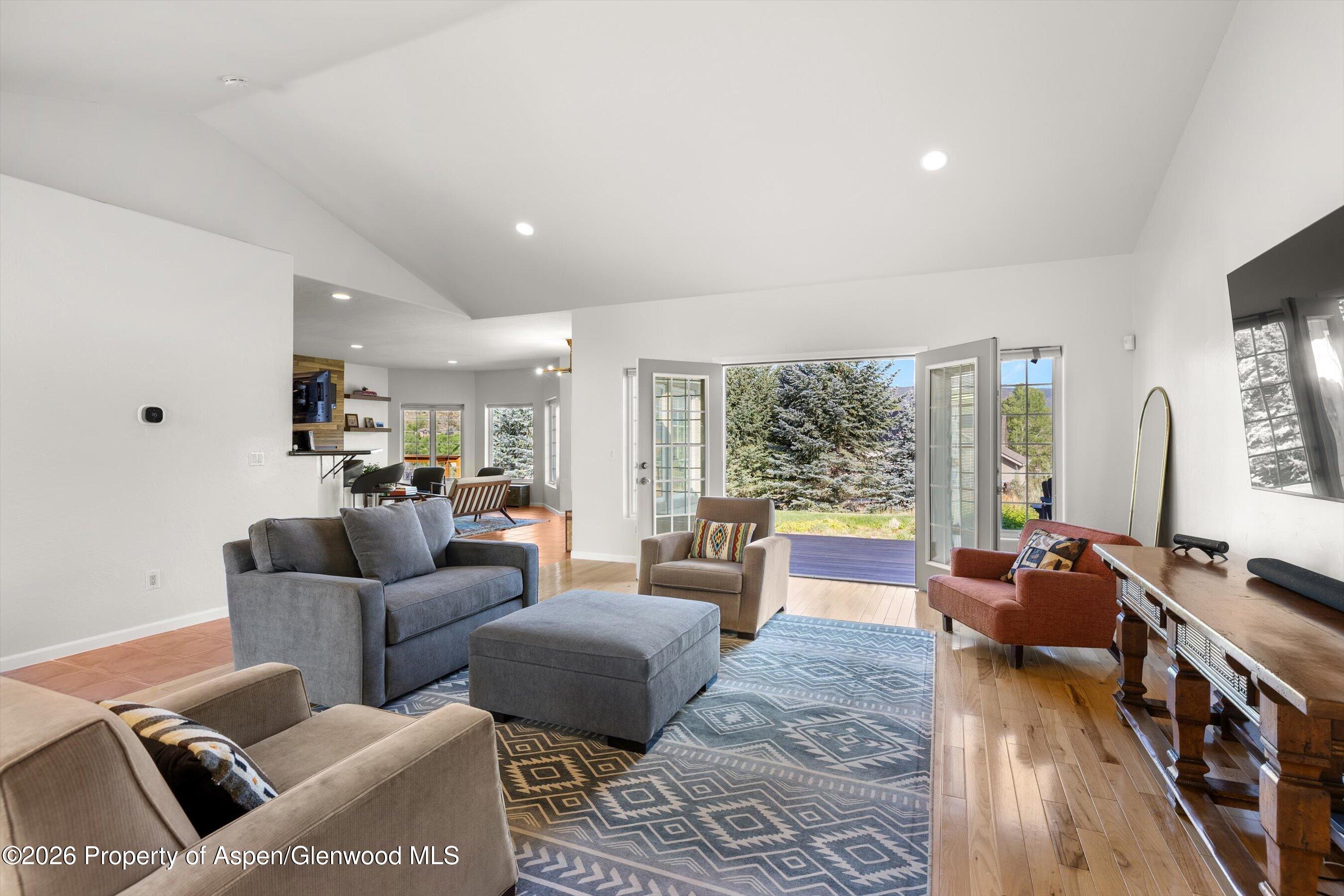 156 Dolores Circle Property Photo 3