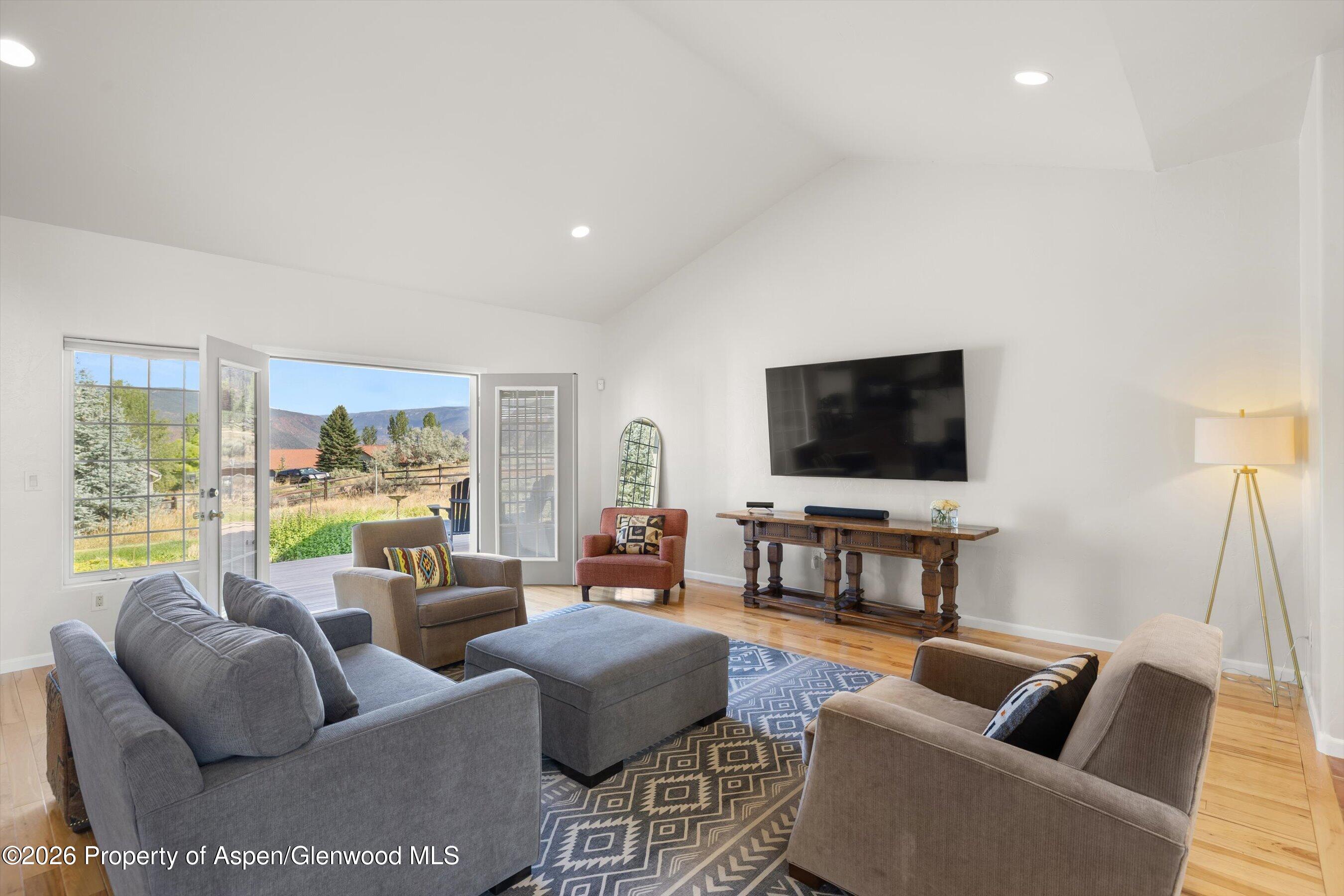 156 Dolores Circle Property Photo 4