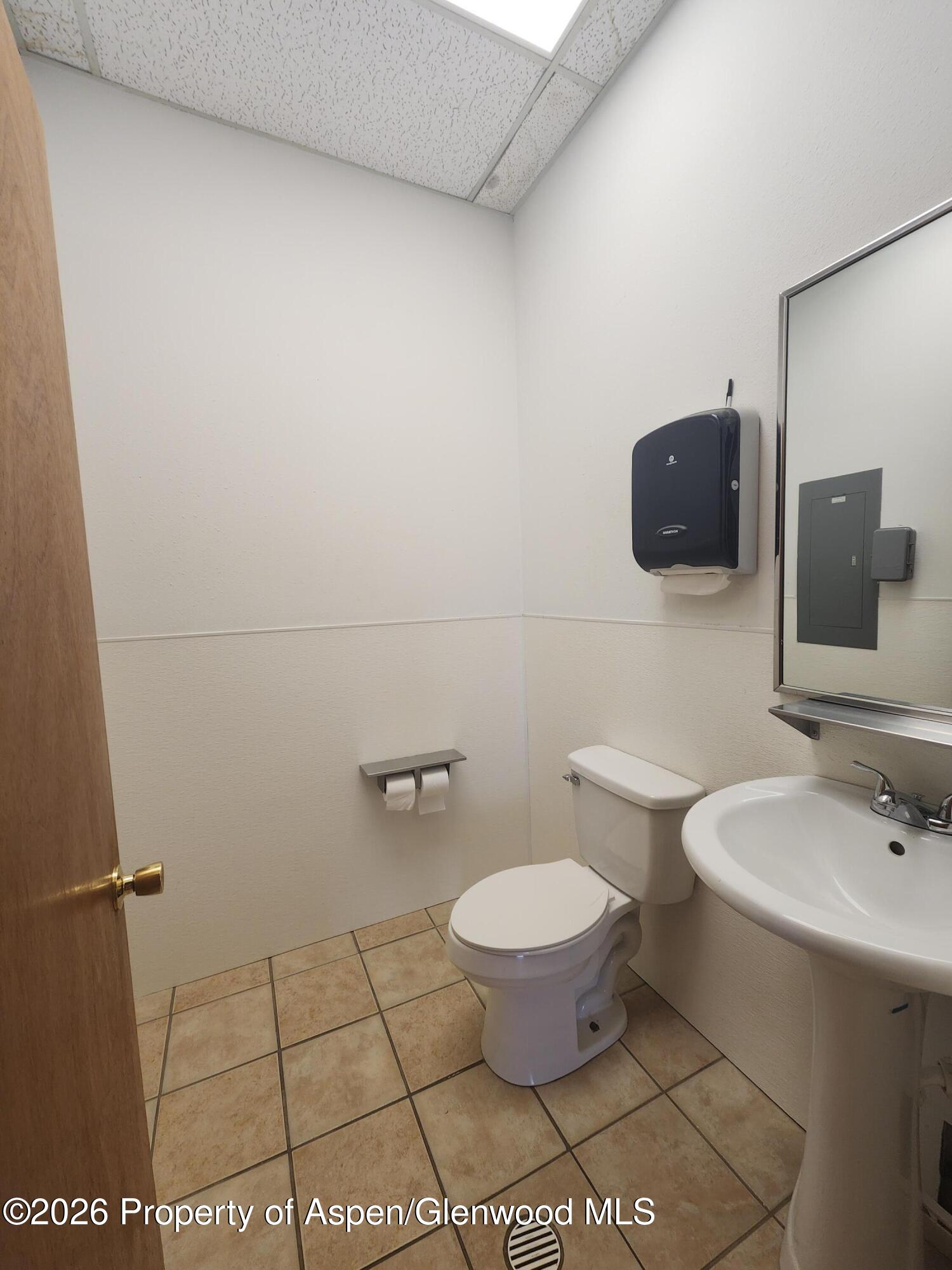 1530 Railroad Avenue Property Photo 6