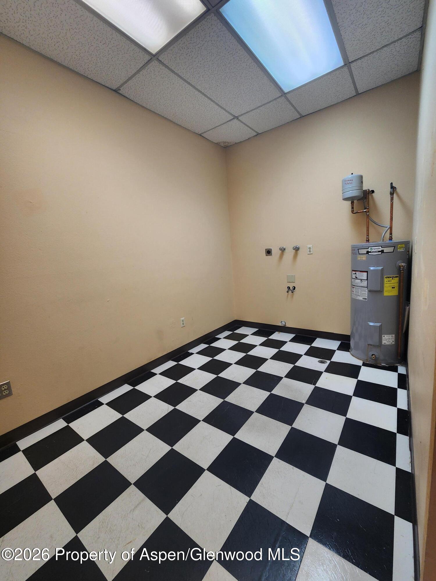 1530 Railroad Avenue Property Photo 8