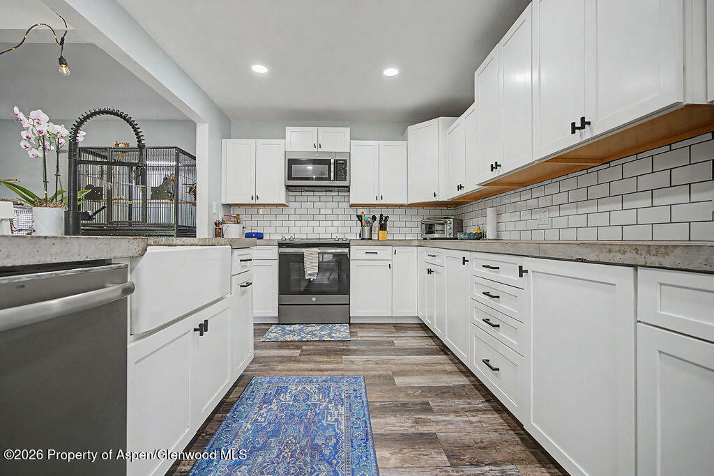735 Finley Lane Property Photo 1