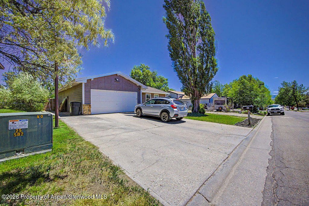 735 Finley Lane Property Photo 4