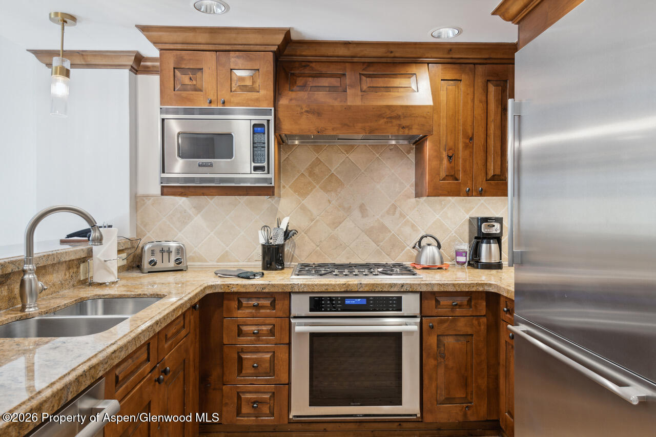 415 E Dean St. #32, Wk 9 Property Photo 7