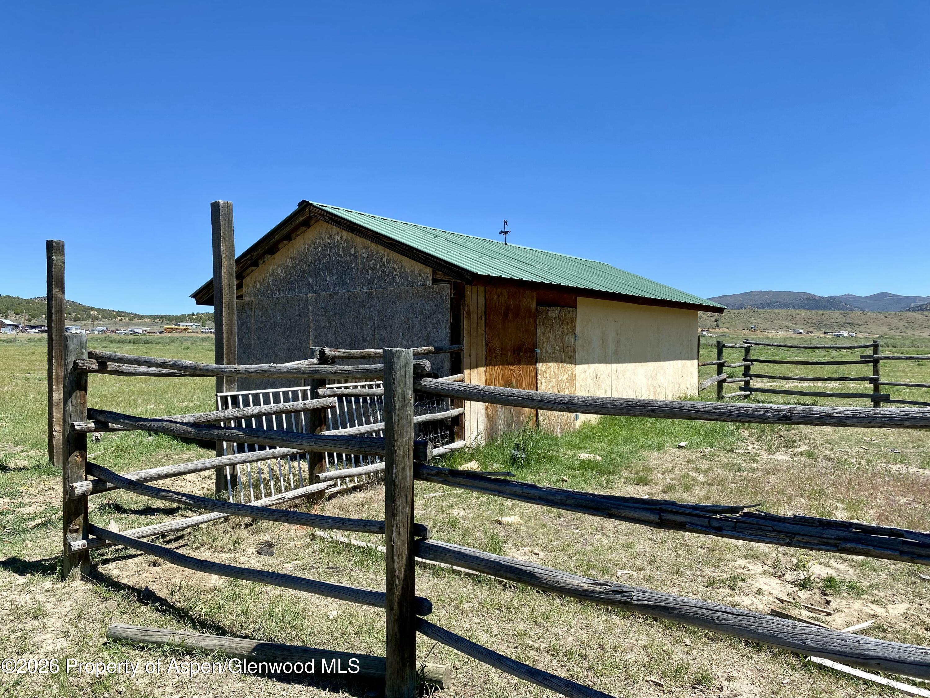 695 Strawberry Patch Road Property Photo 14