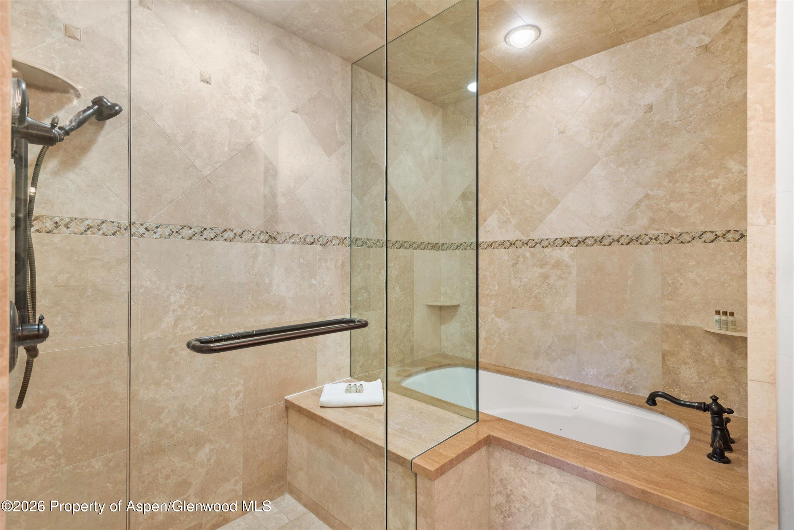 400 Wood Road E-2209 Property Photo 22