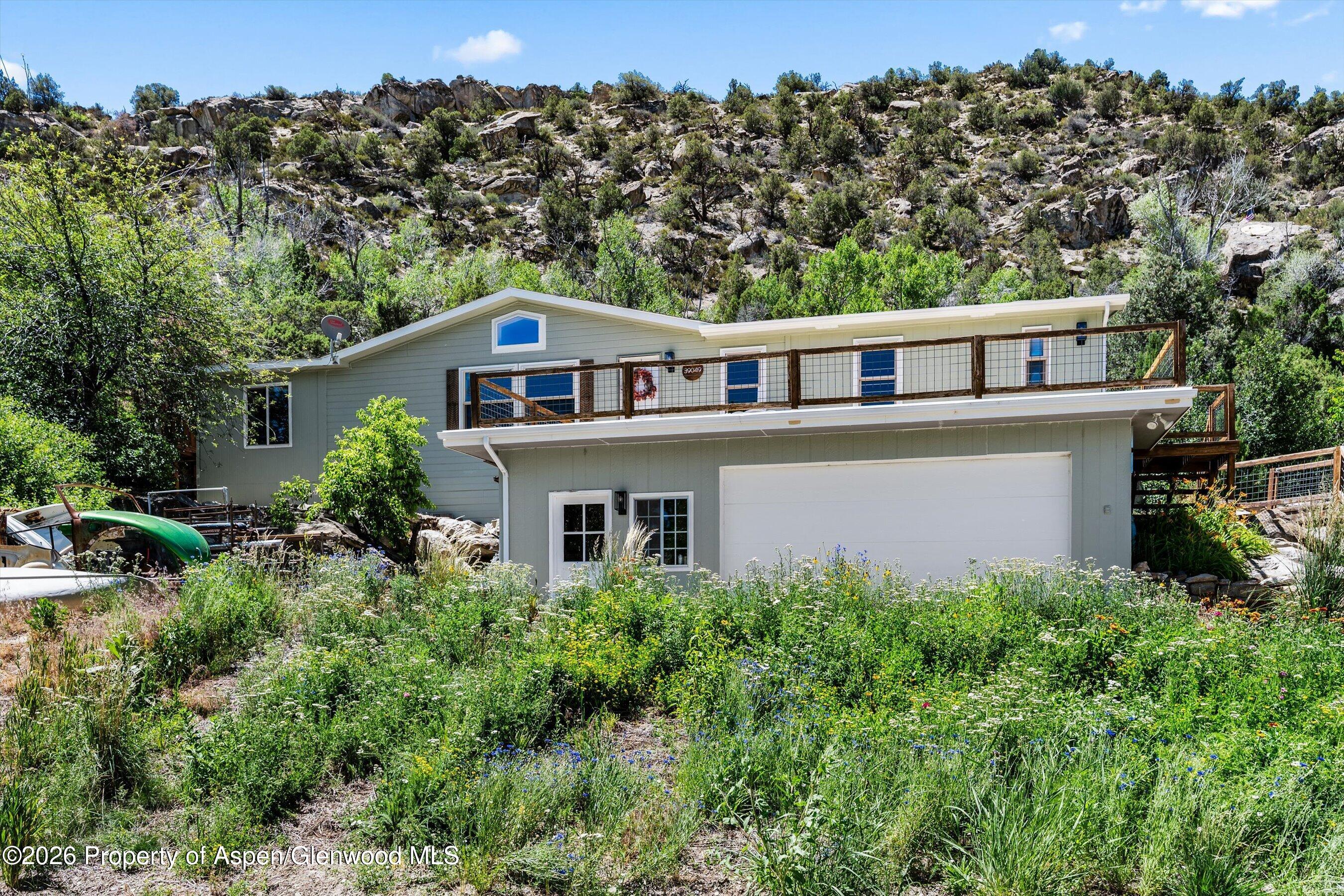 39049 Highway 6 Property Photo 1
