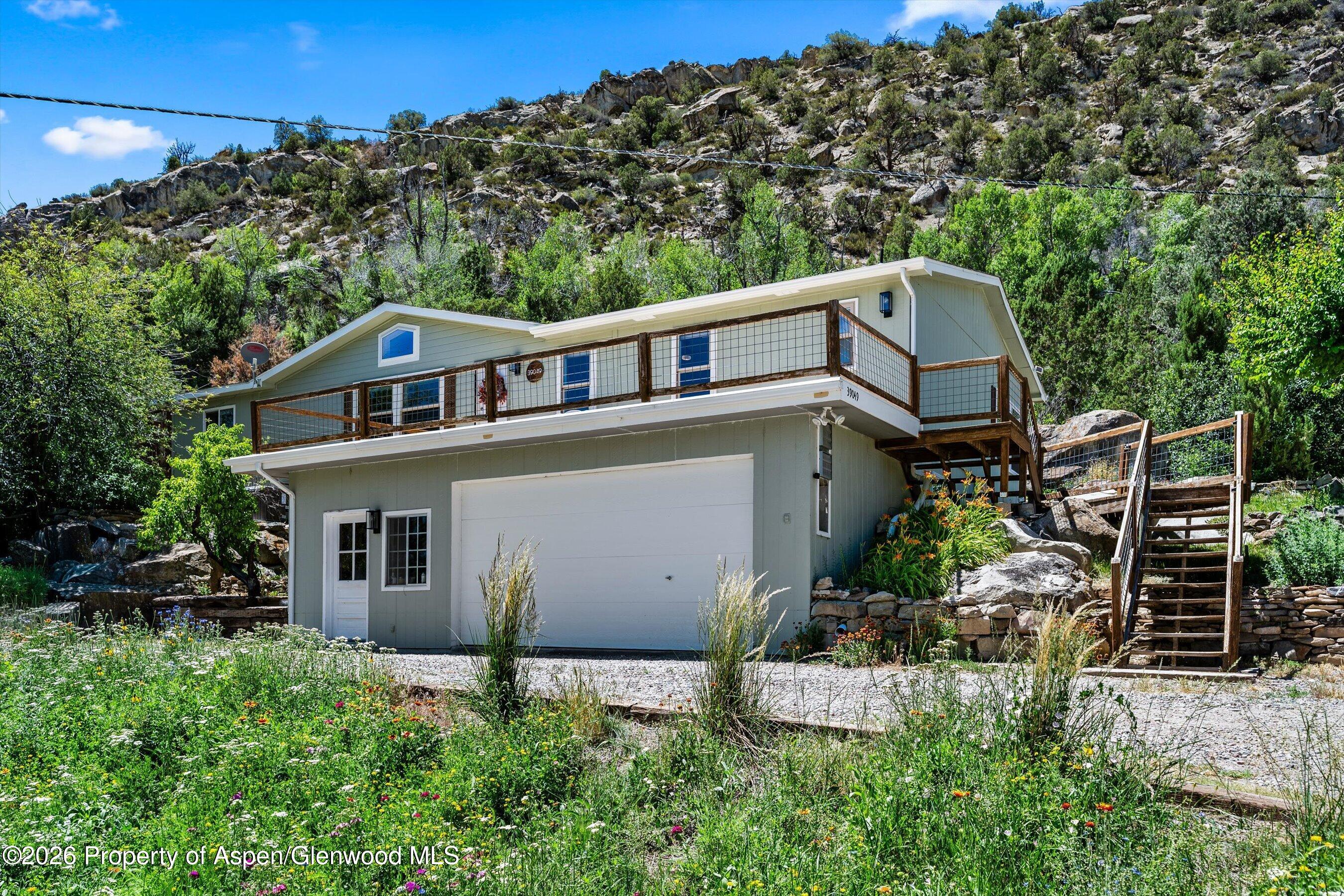 39049 Highway 6 Property Photo 2