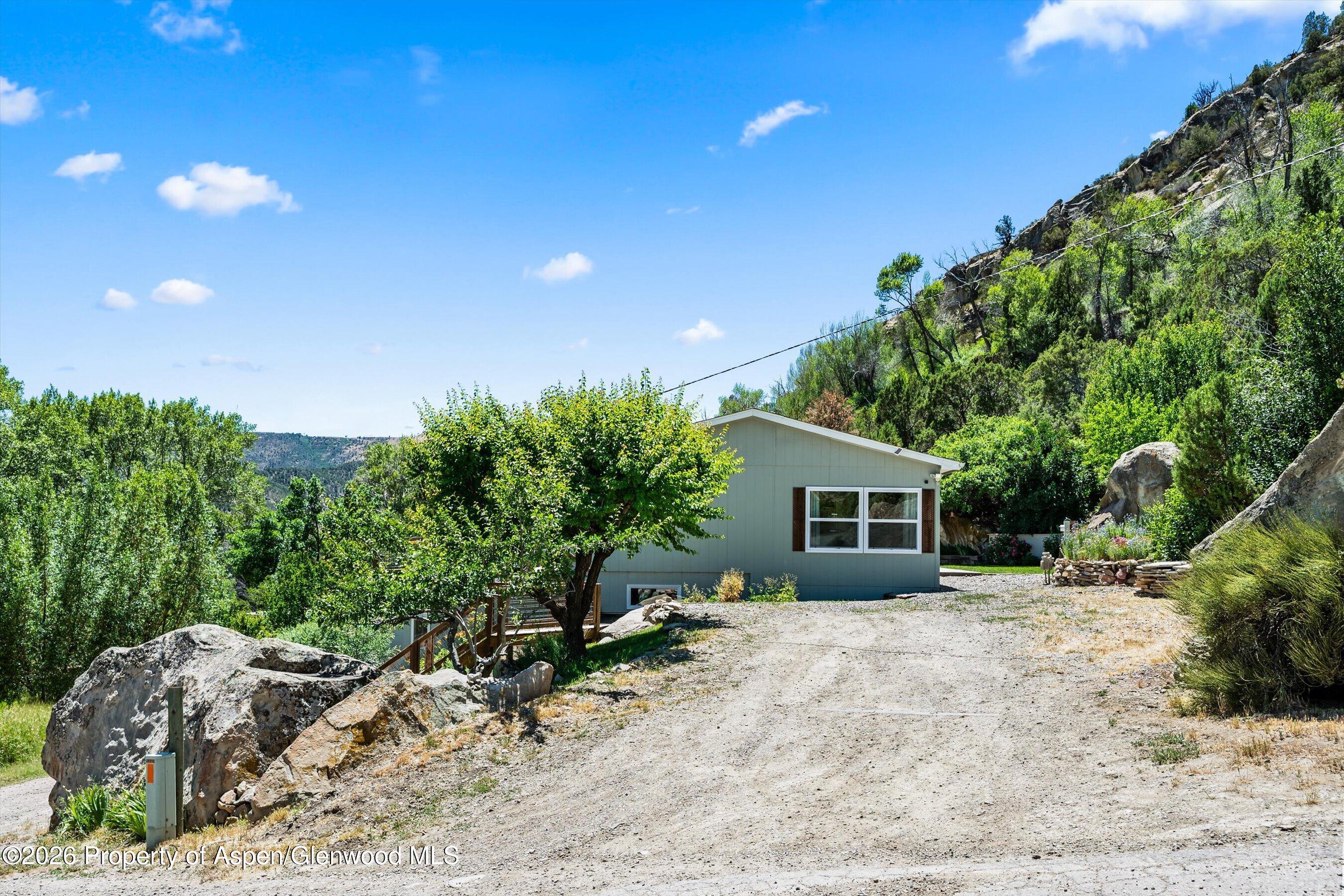 39049 Highway 6 Property Photo 4