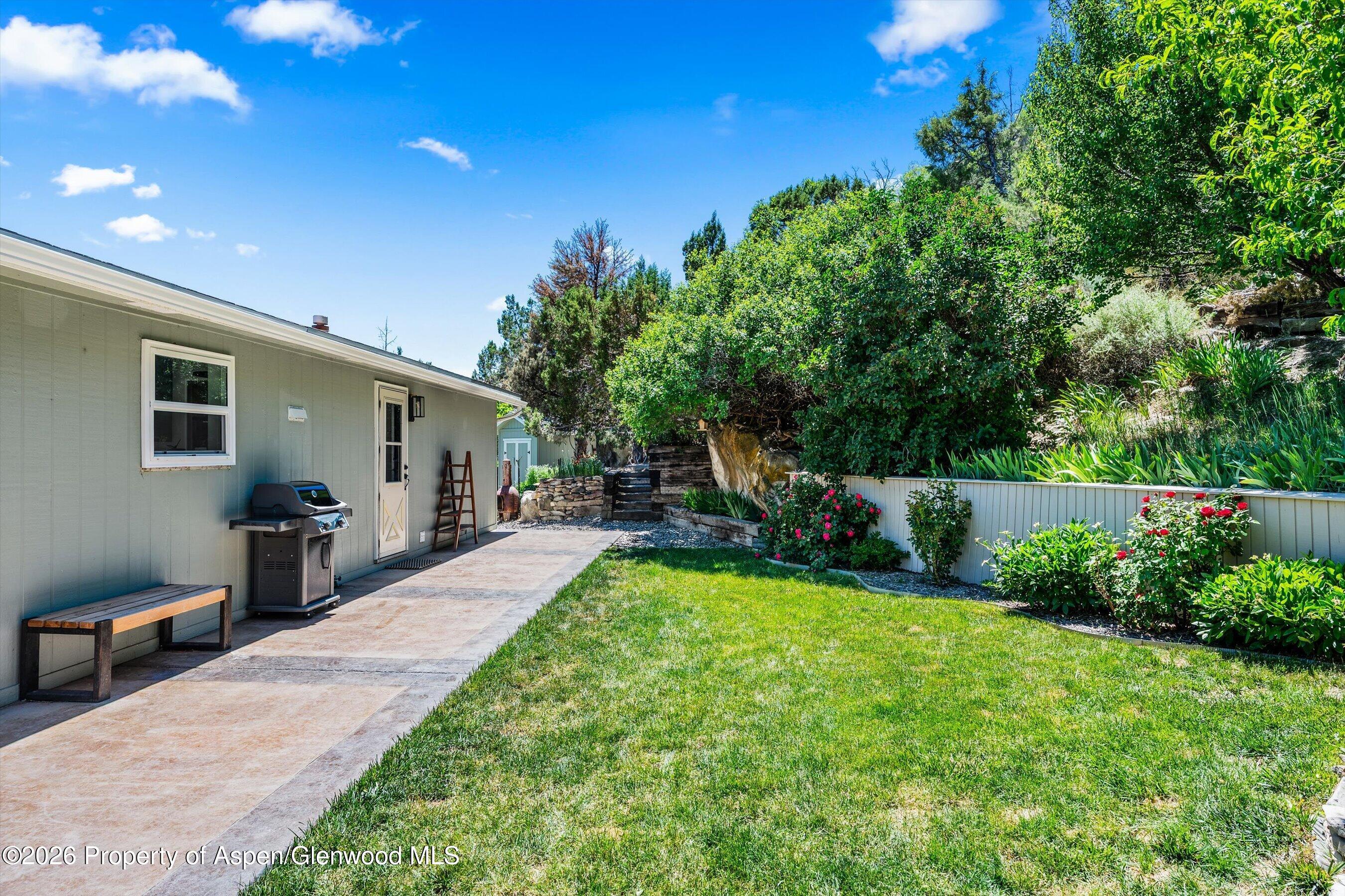 39049 Highway 6 Property Photo 6