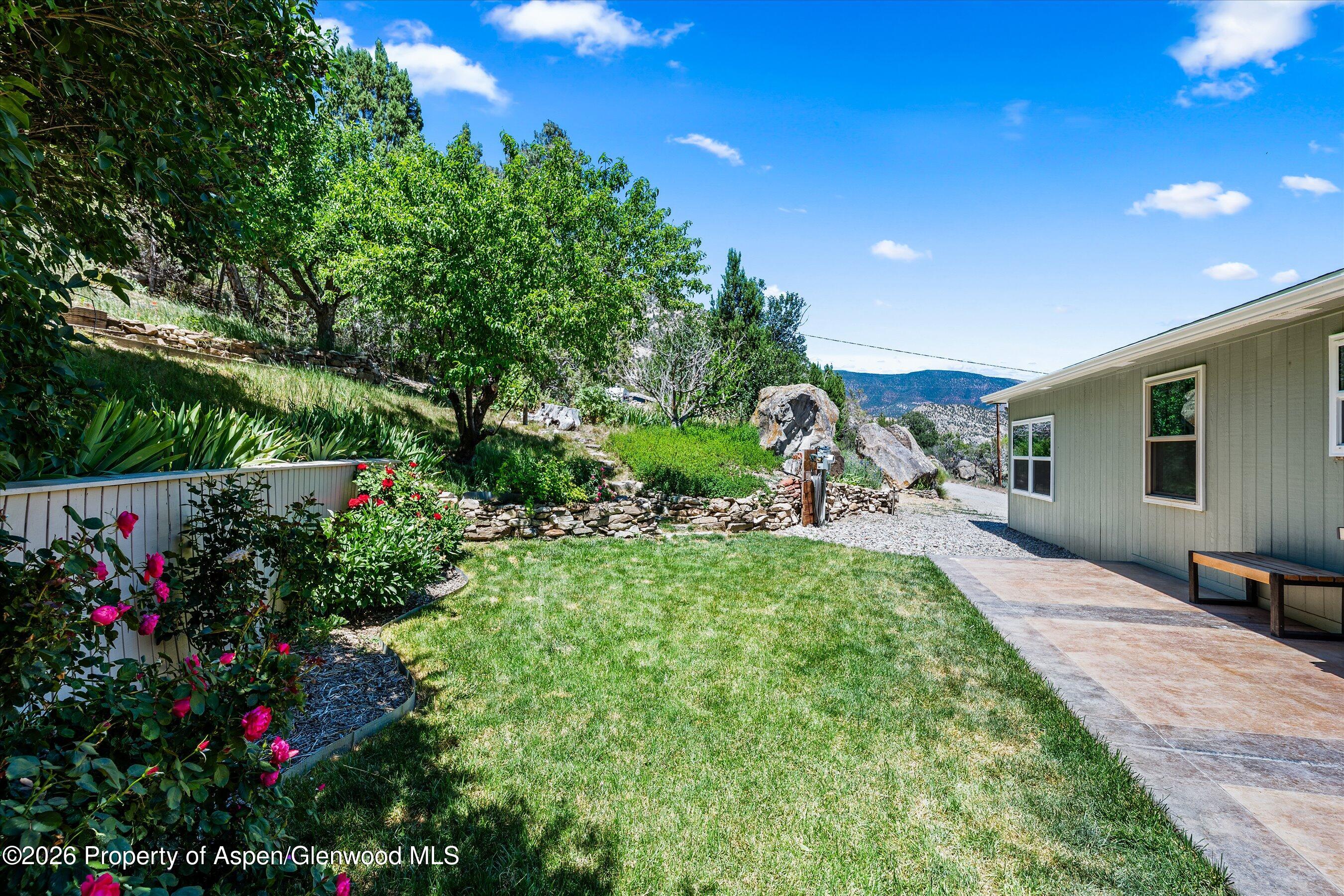 39049 Highway 6 Property Photo 7