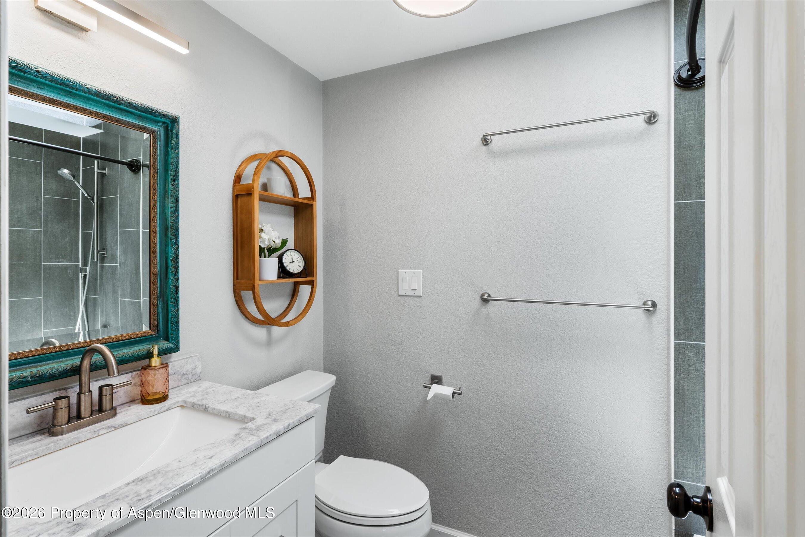 39049 Highway 6 Property Photo 26