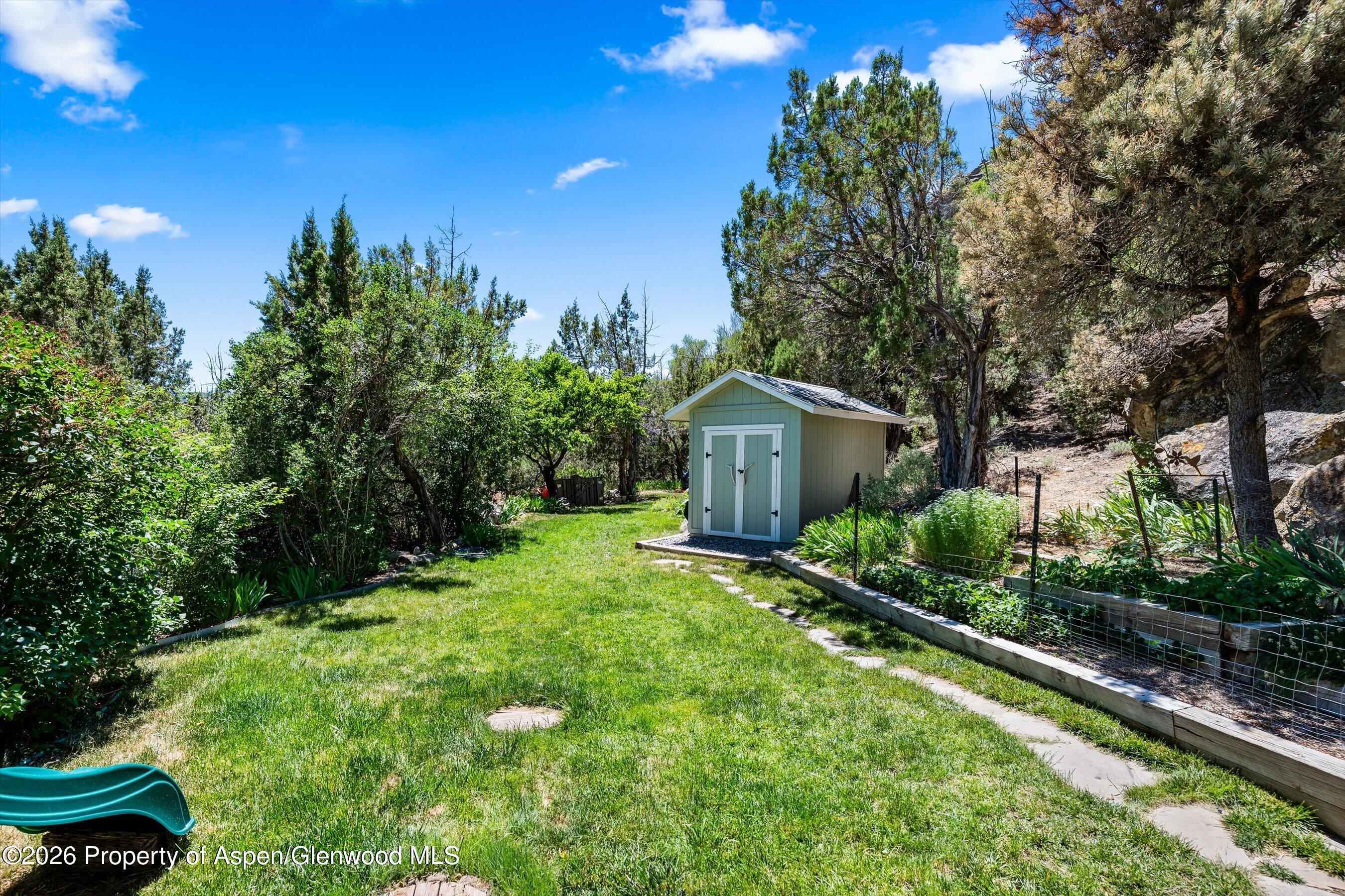 39049 Highway 6 Property Photo 32