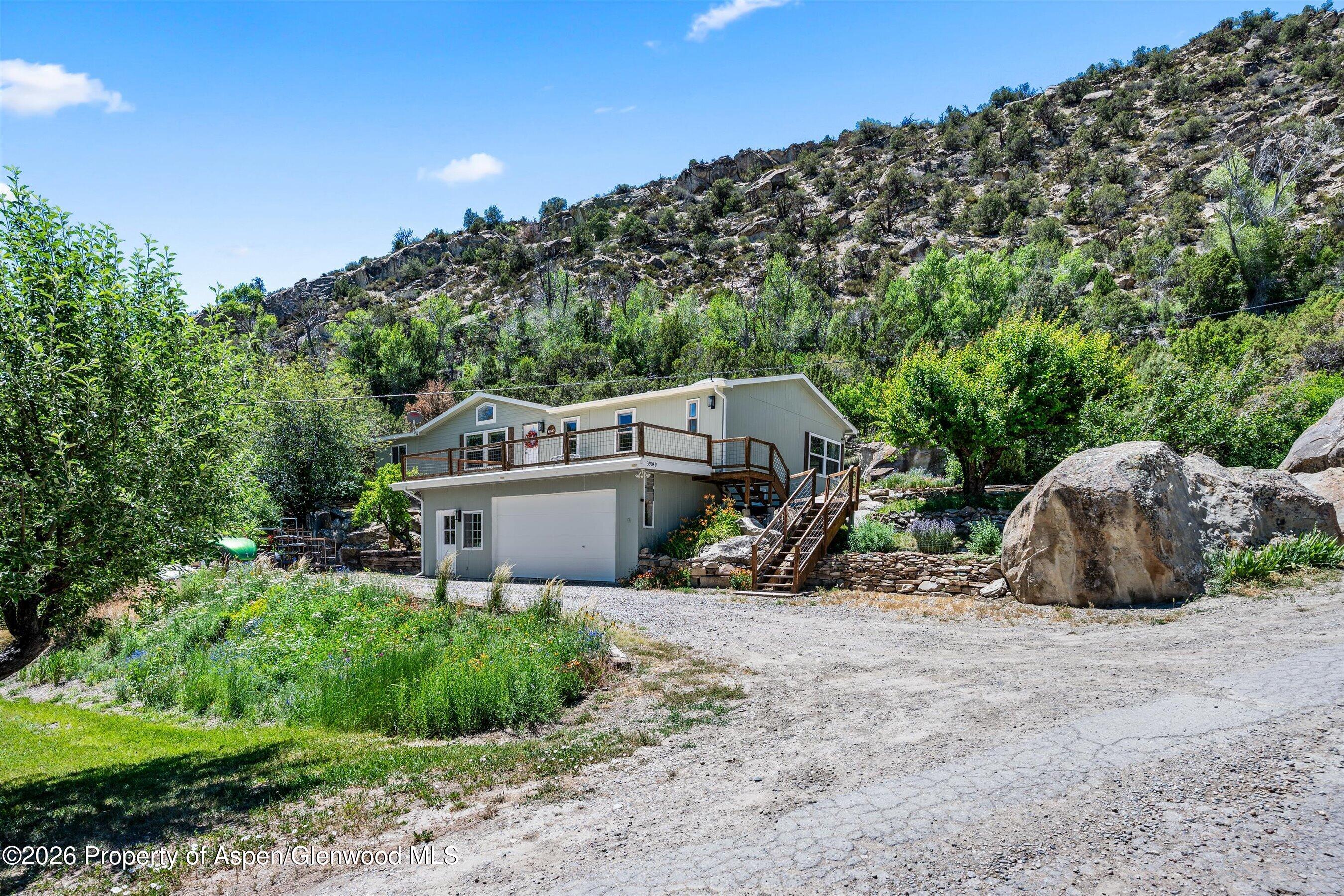 39049 Highway 6 Property Photo 40