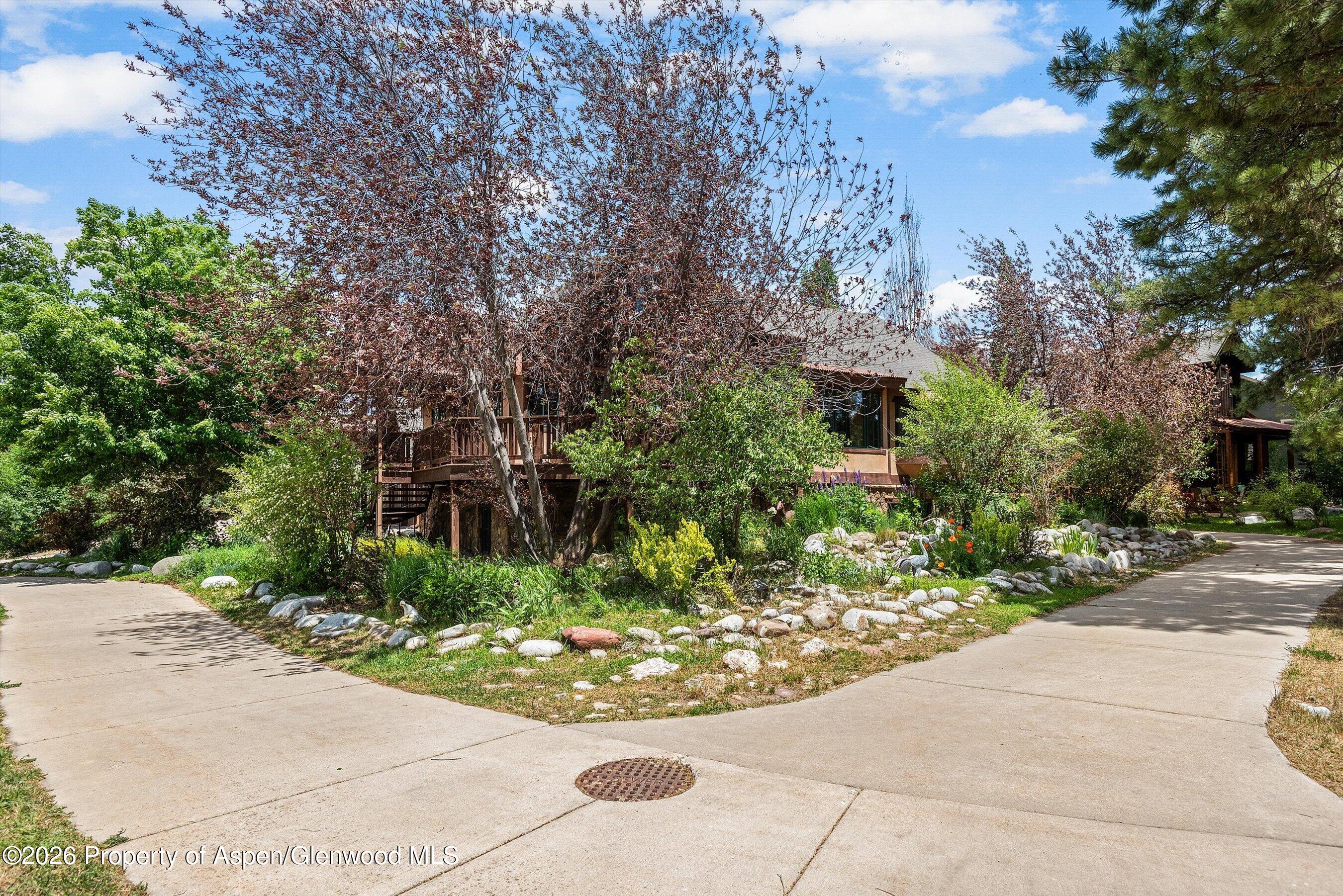 435 Oak Run Road Property Photo 6