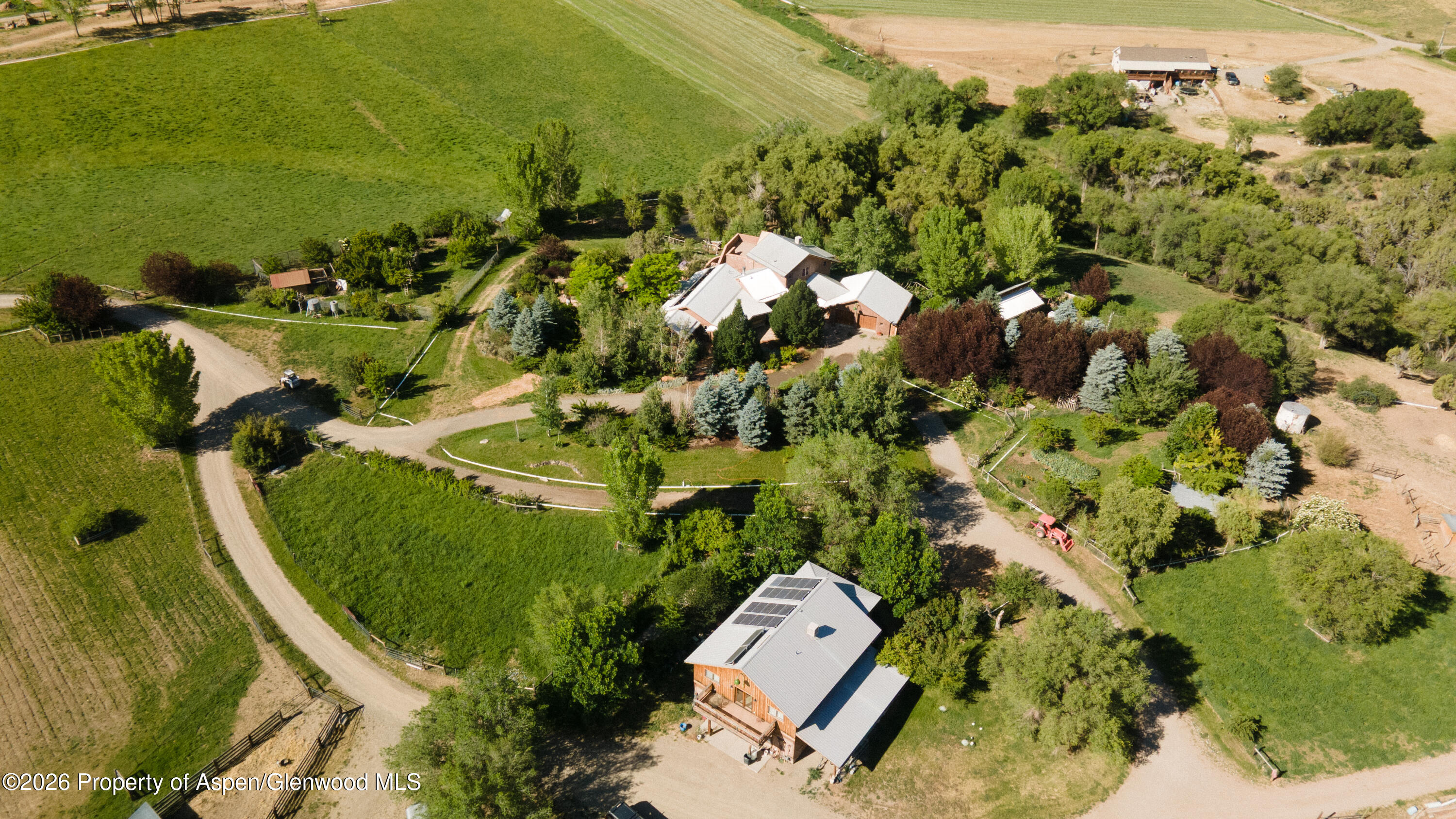 193307 Property Photo 43