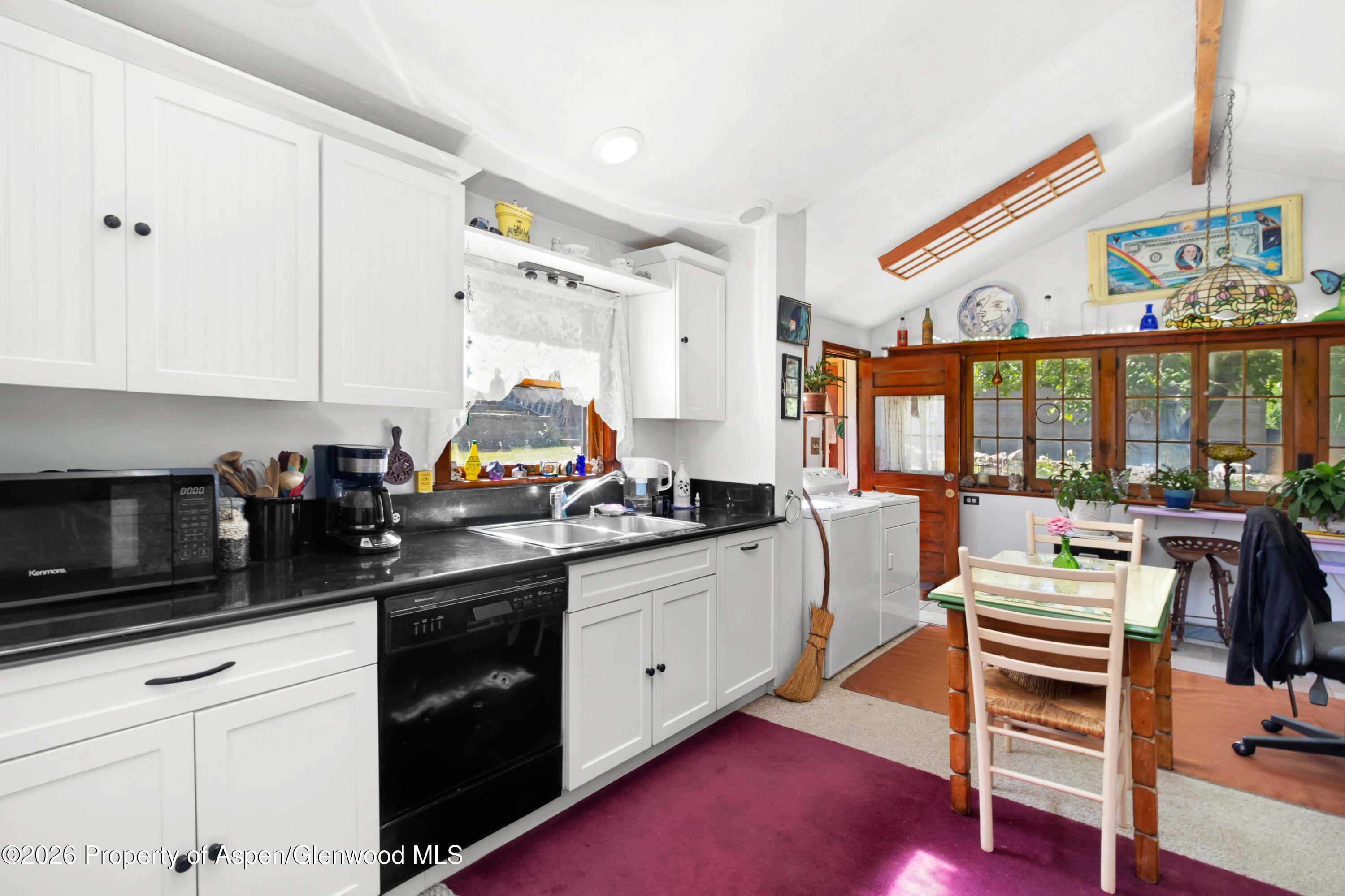 1122 Blake Avenue Property Photo 10