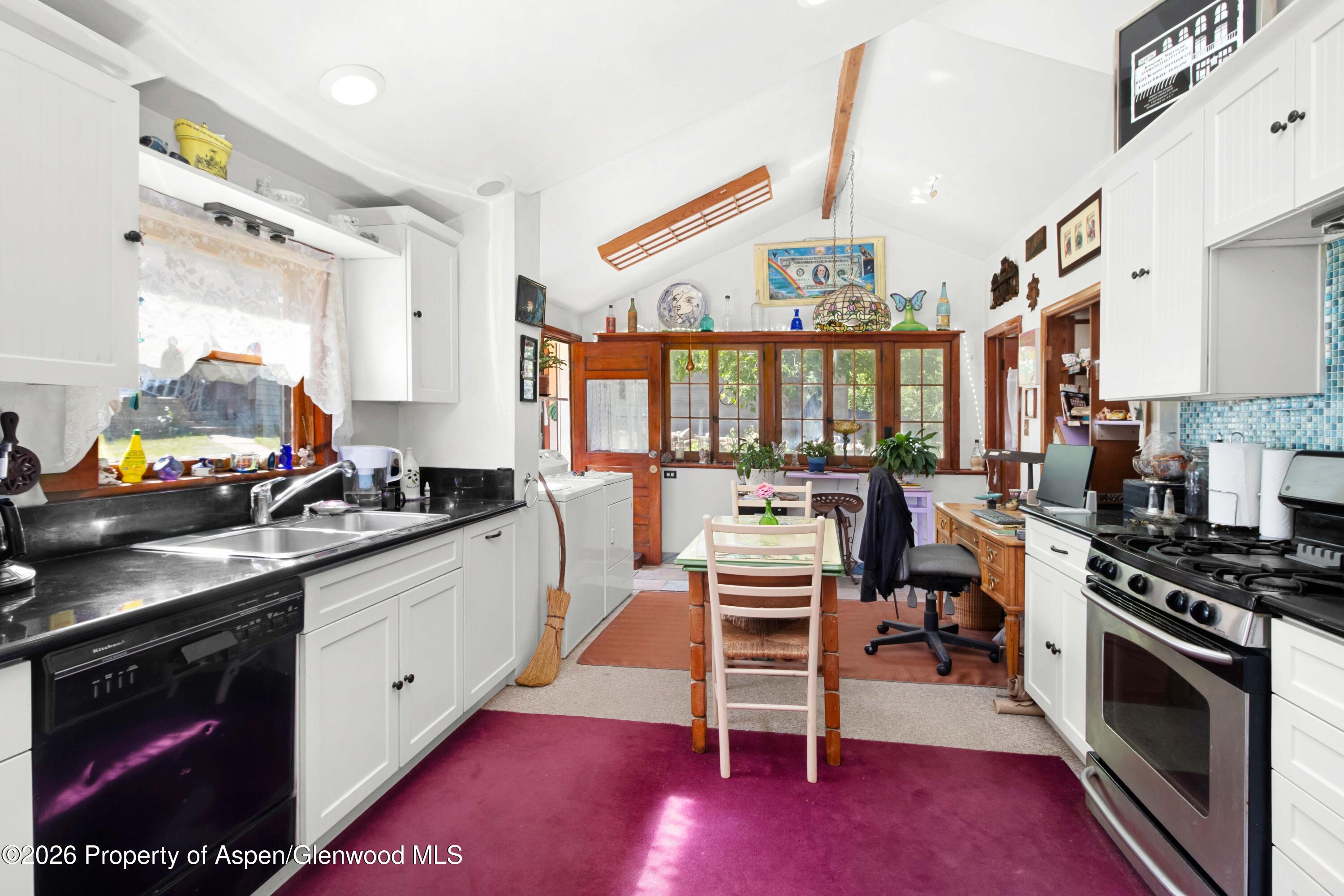 1122 Blake Avenue Property Photo 11