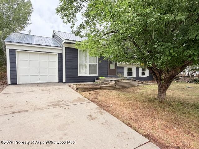 768 Riford Road Property Photo 2