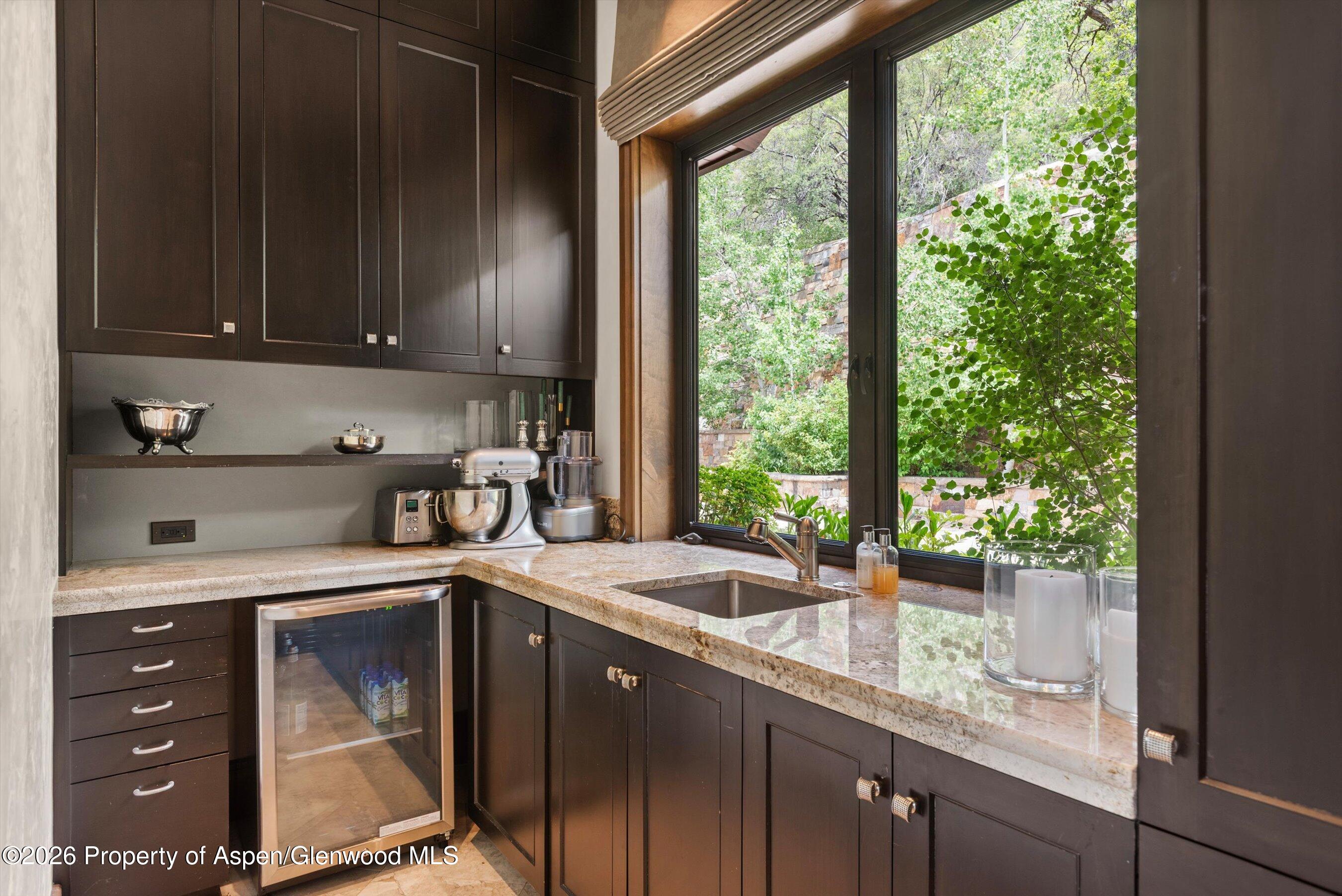 155 & 200 Sabin Drive Property Photo 23