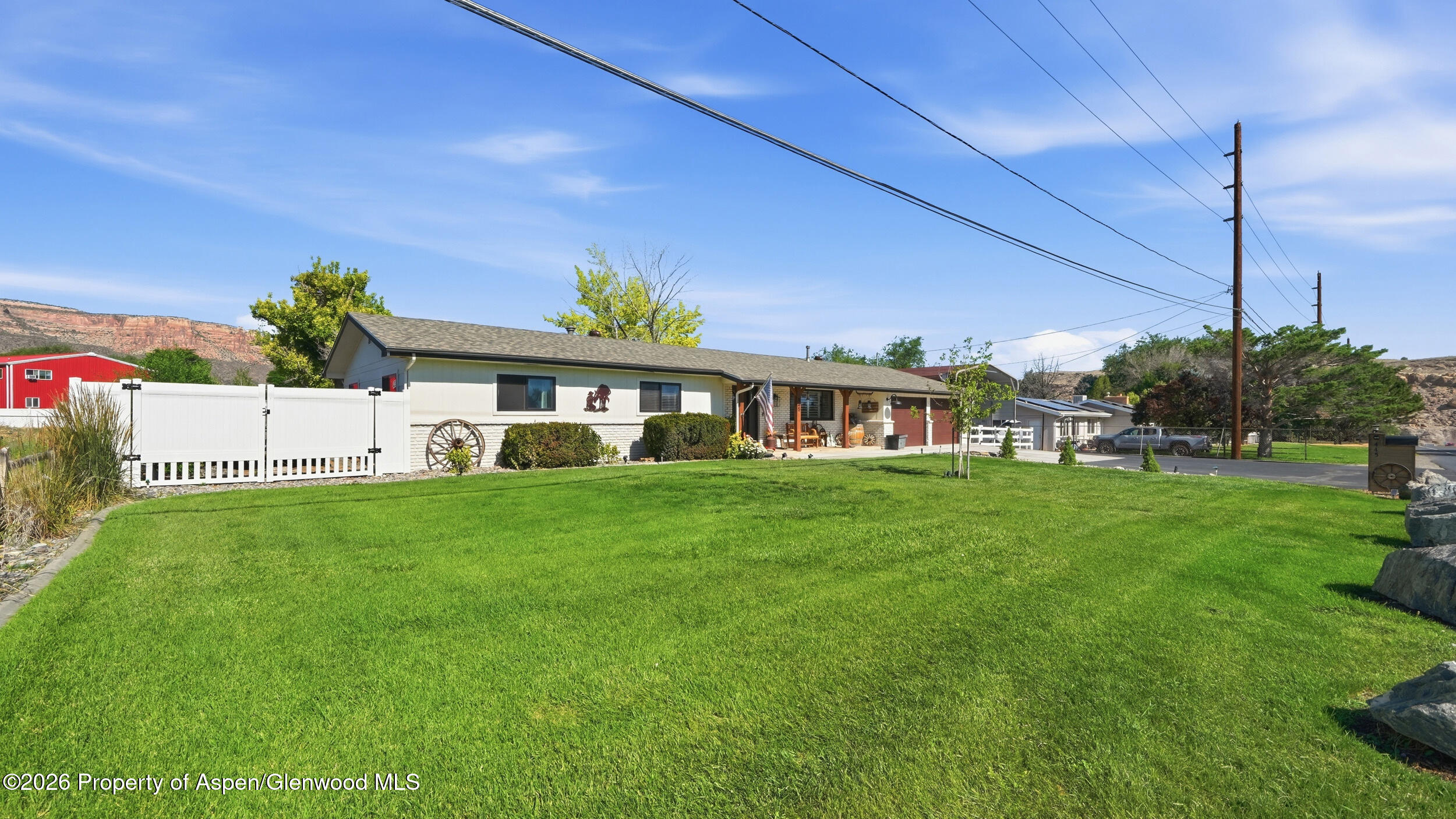 445 South Camp Road Property Photo 3