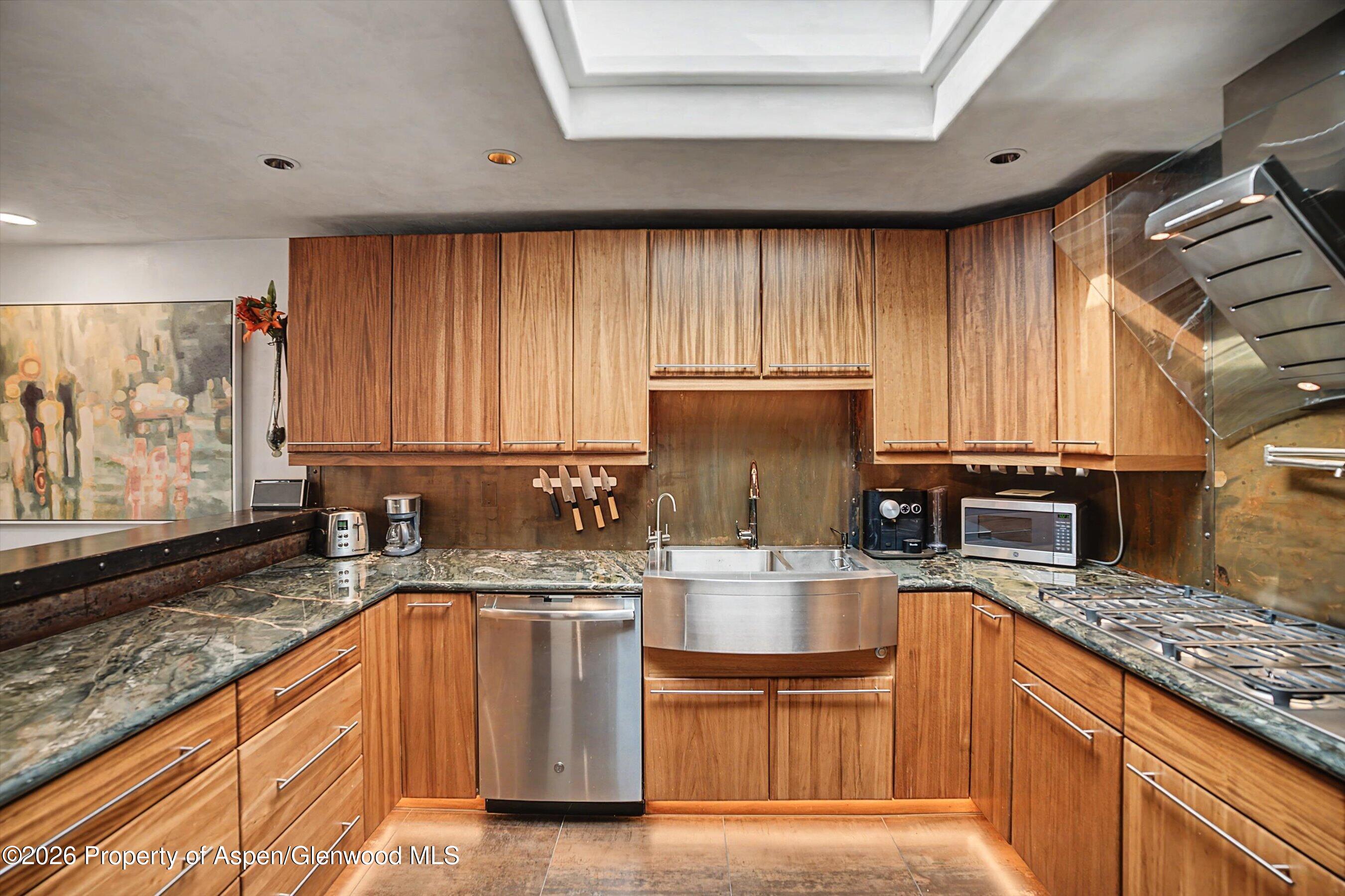 100 E Dean Street 3c Property Photo 2