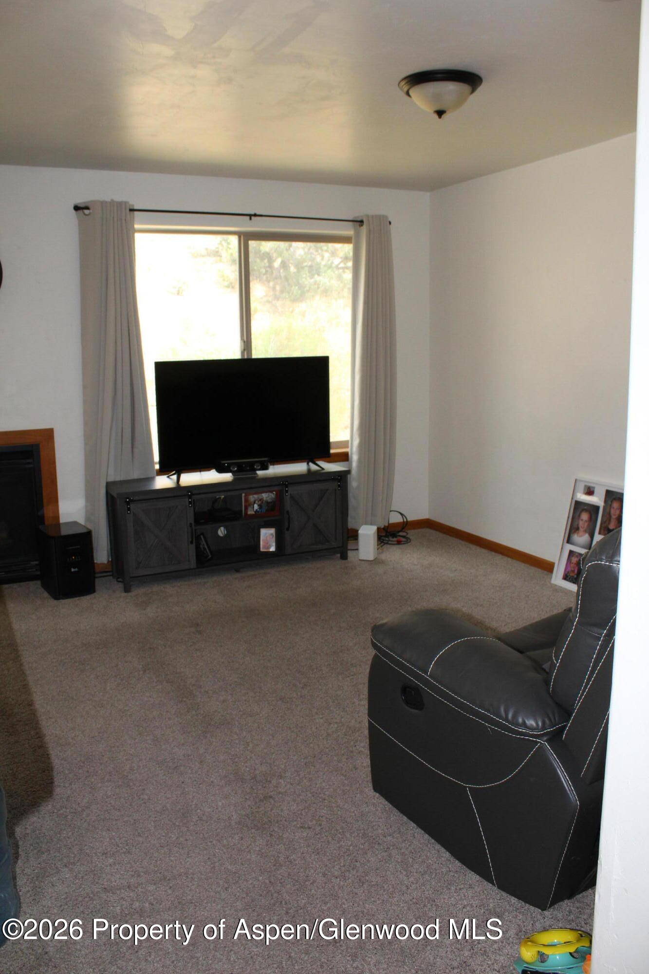 3119 Howard Avenue Property Photo 6