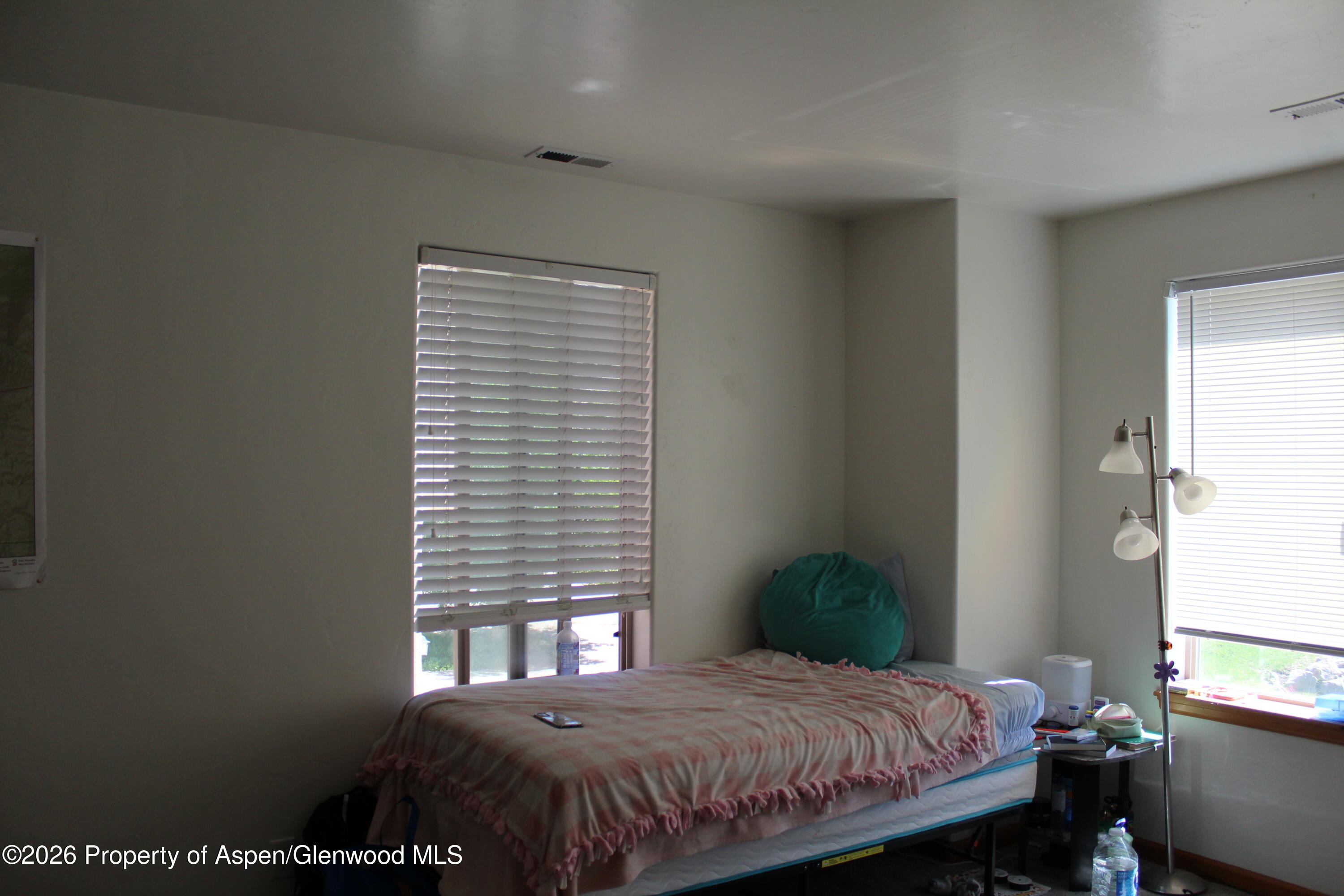 3119 Howard Avenue Property Photo 8