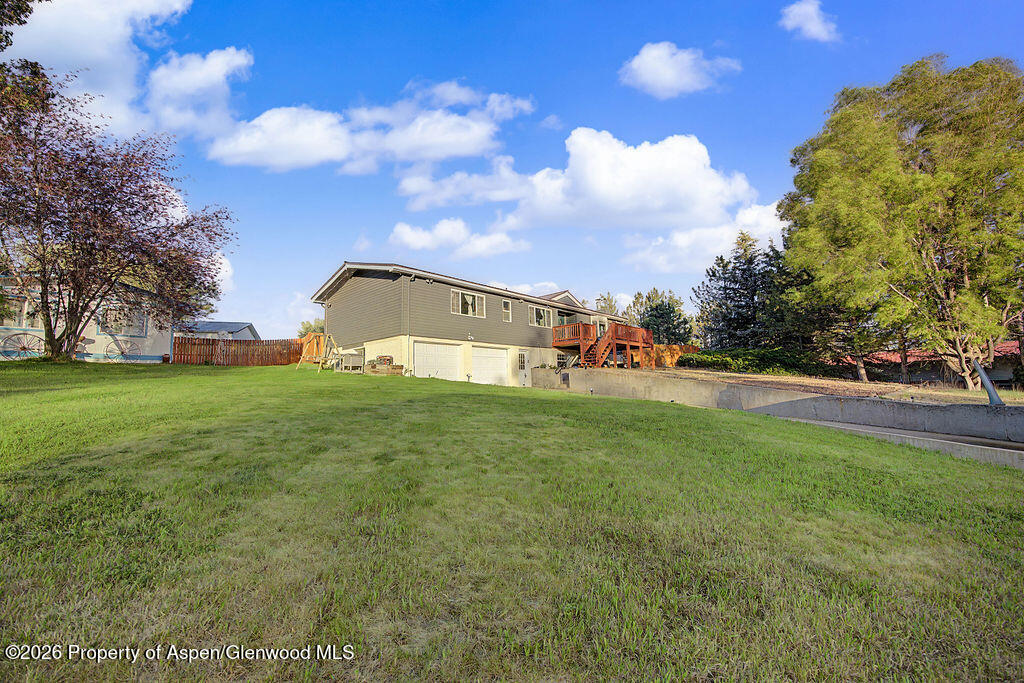 889 Ashley Road Property Photo 3