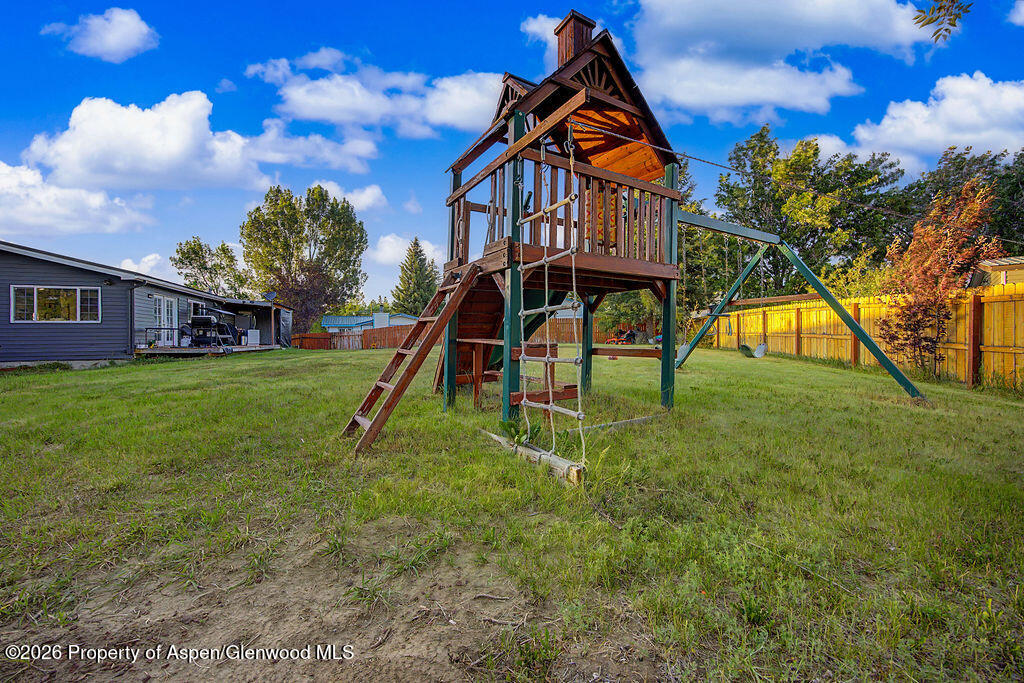 889 Ashley Road Property Photo 7