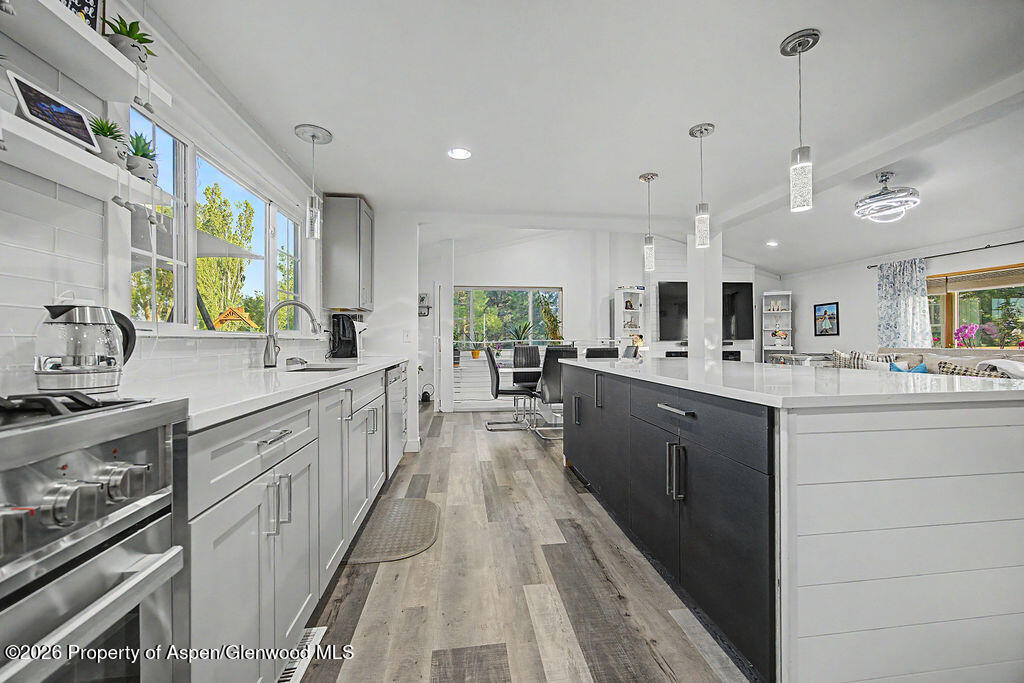 889 Ashley Road Property Photo 10