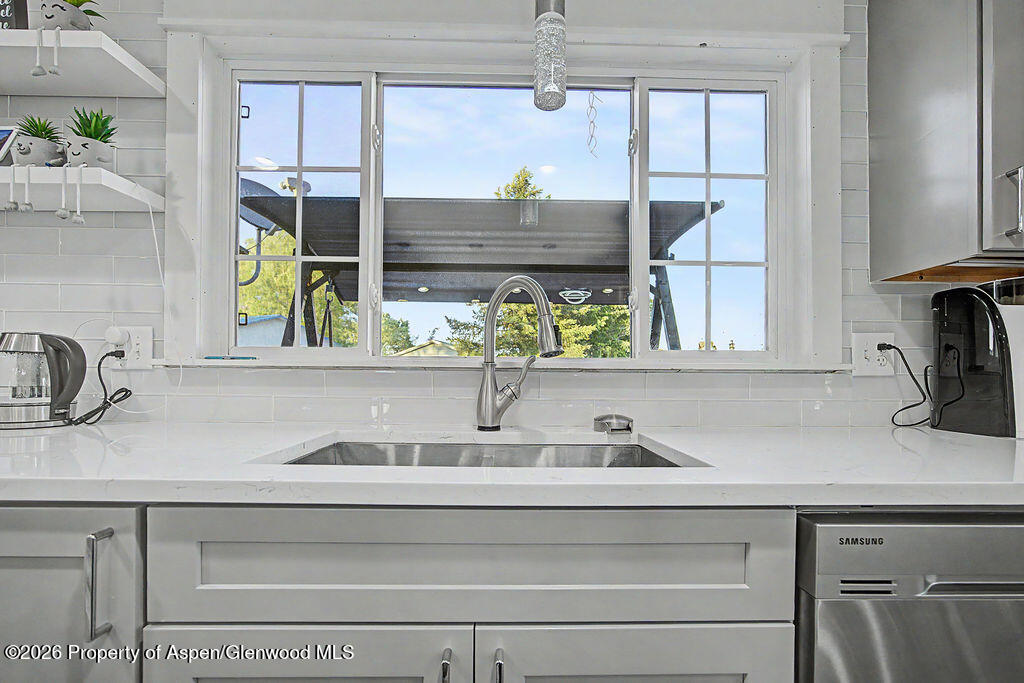 889 Ashley Road Property Photo 13