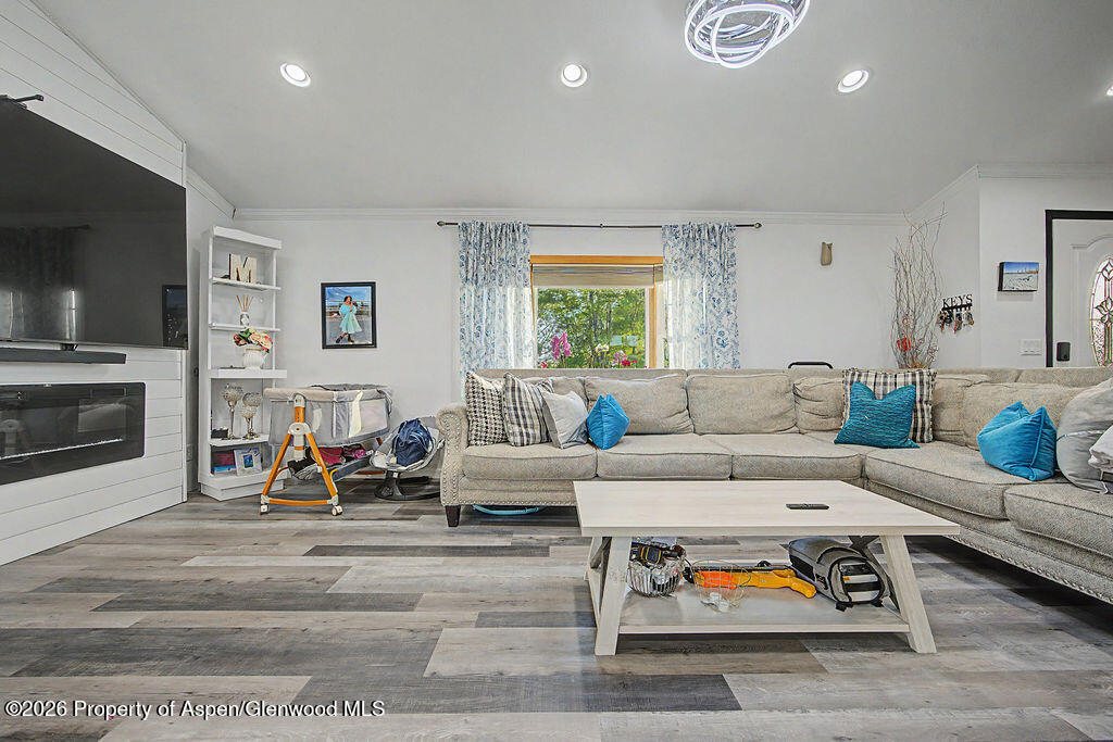 889 Ashley Road Property Photo 18
