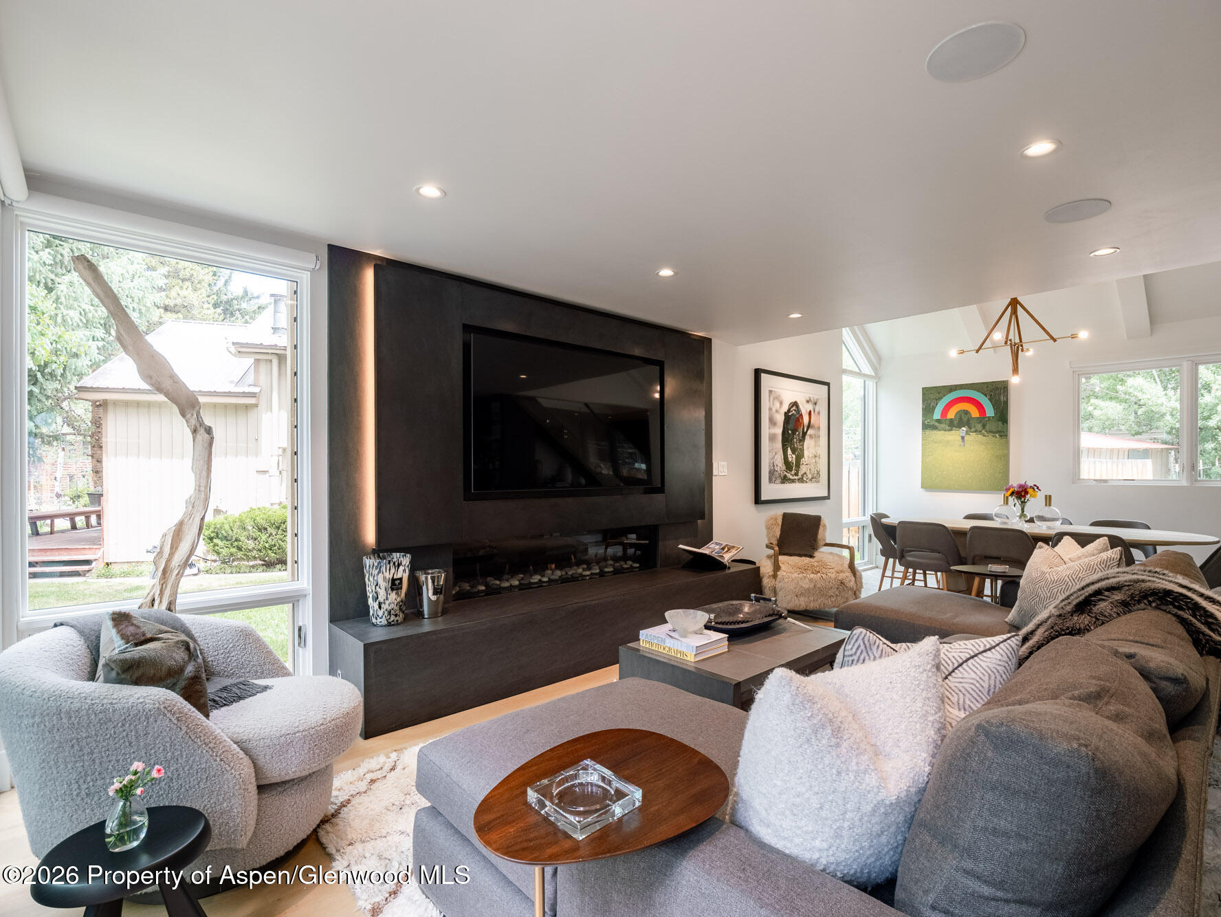 314 N Riverside Avenue 2 Property Photo 2