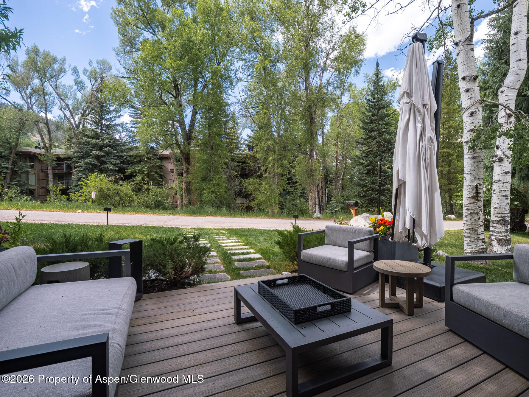 314 N Riverside Avenue 2 Property Photo 8
