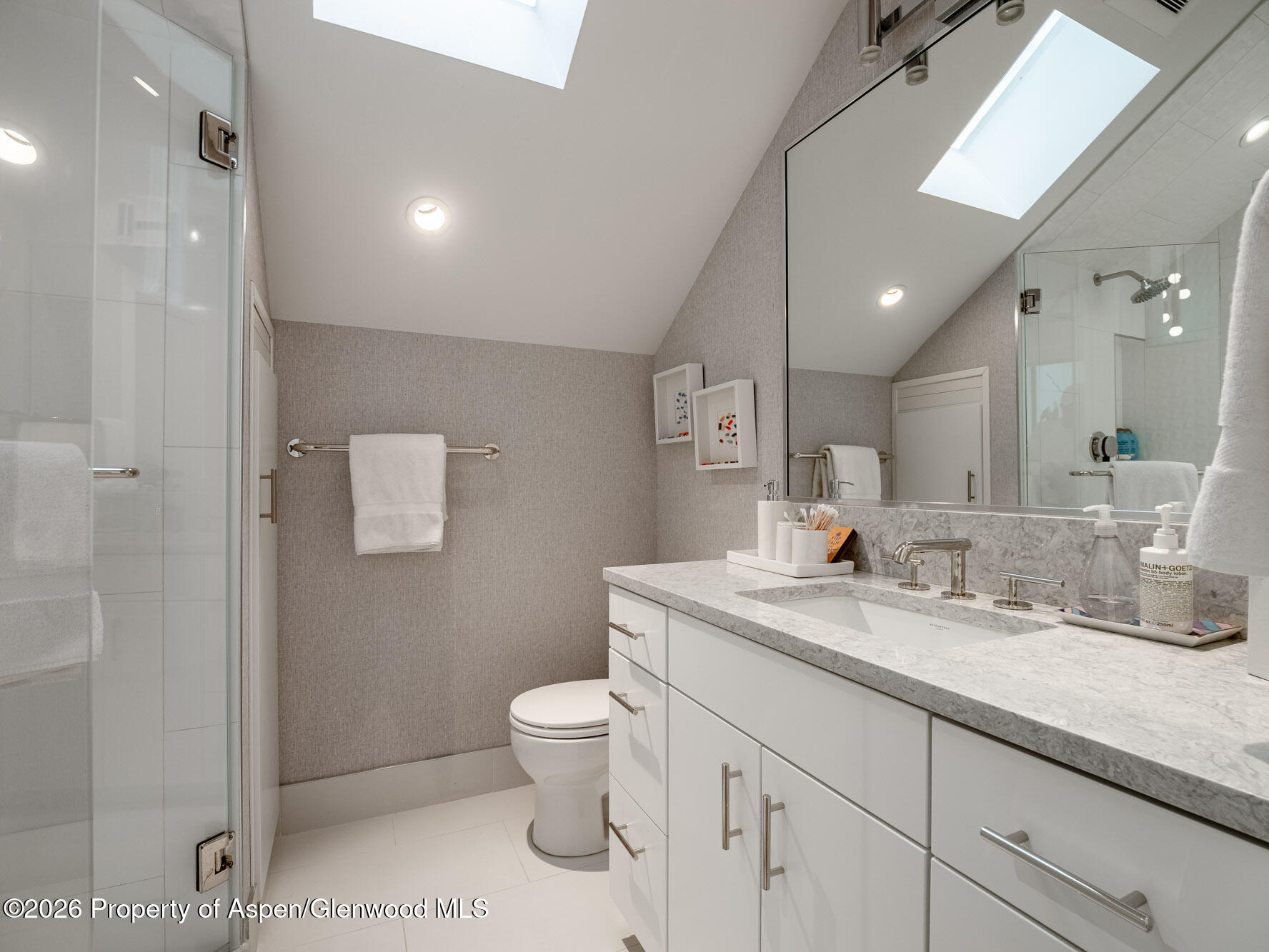 314 N Riverside Avenue 2 Property Photo 20