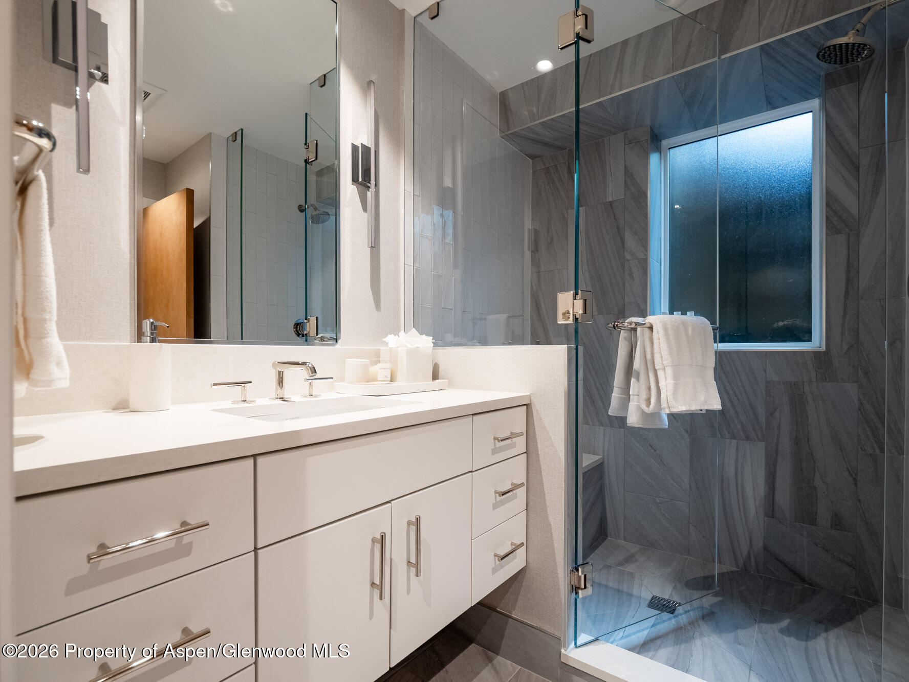 314 N Riverside Avenue 2 Property Photo 28