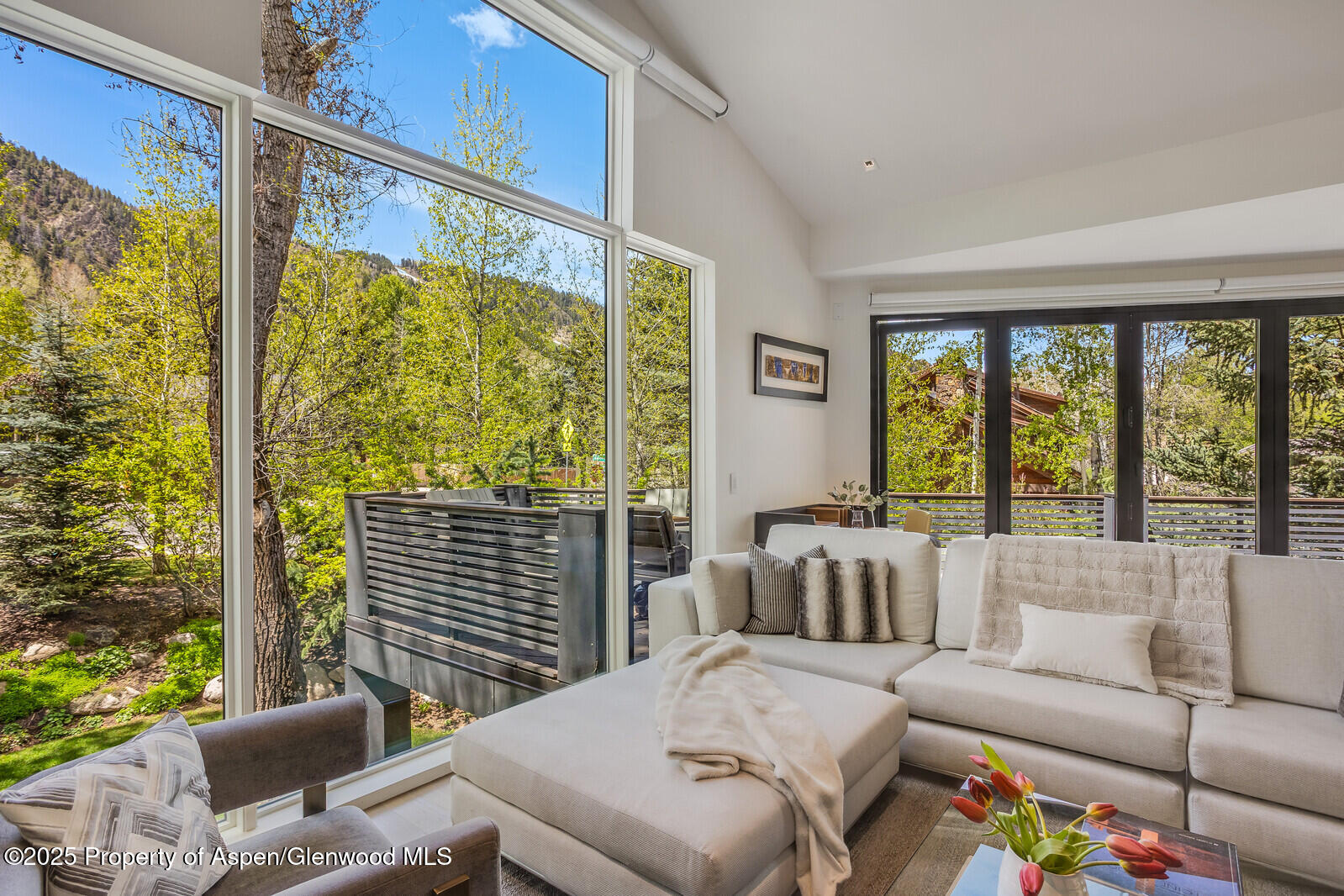 100 Park Avenue Property Photo 7