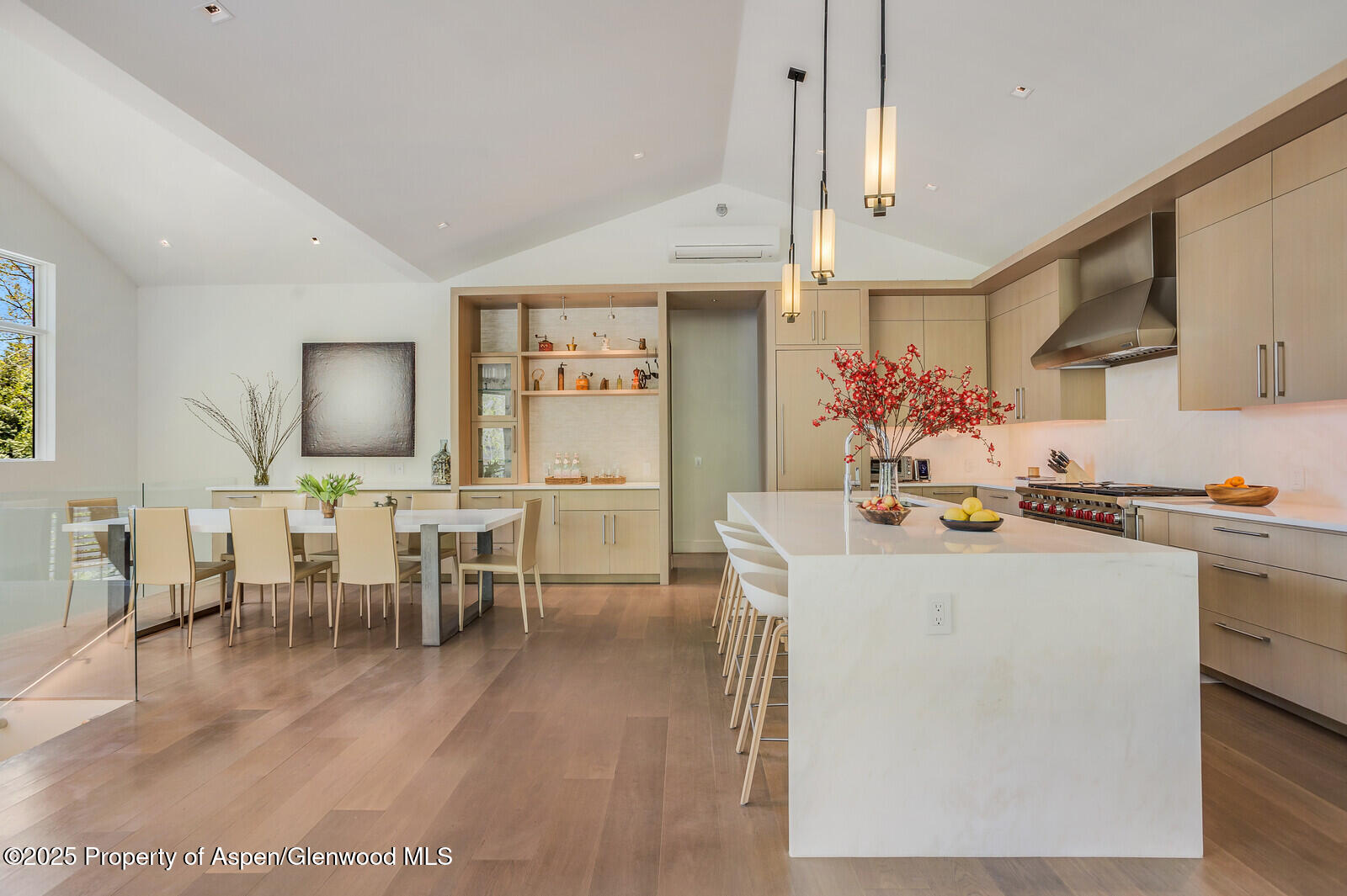 100 Park Avenue Property Photo 8