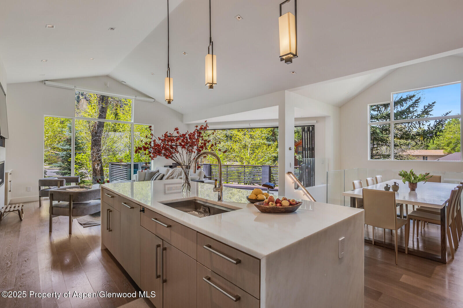 100 Park Avenue Property Photo 11