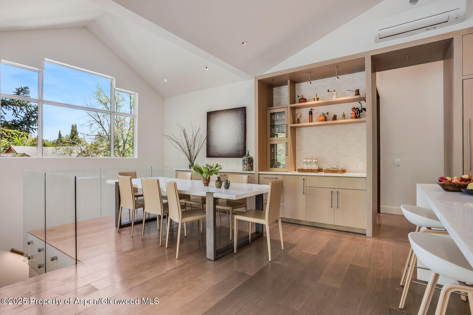 100 Park Avenue Property Photo 14