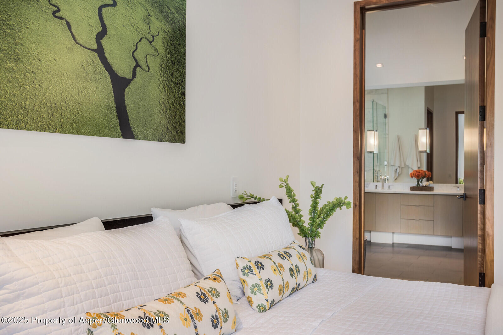 100 Park Avenue Property Photo 16