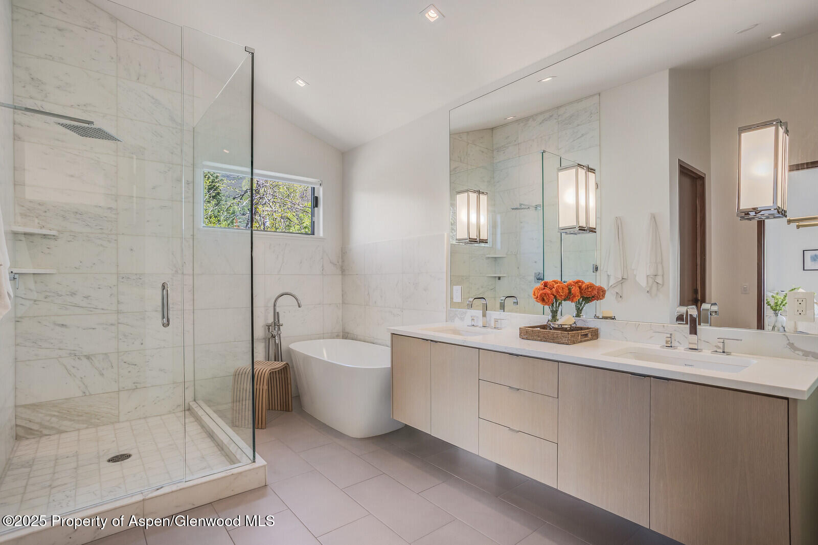 100 Park Avenue Property Photo 17
