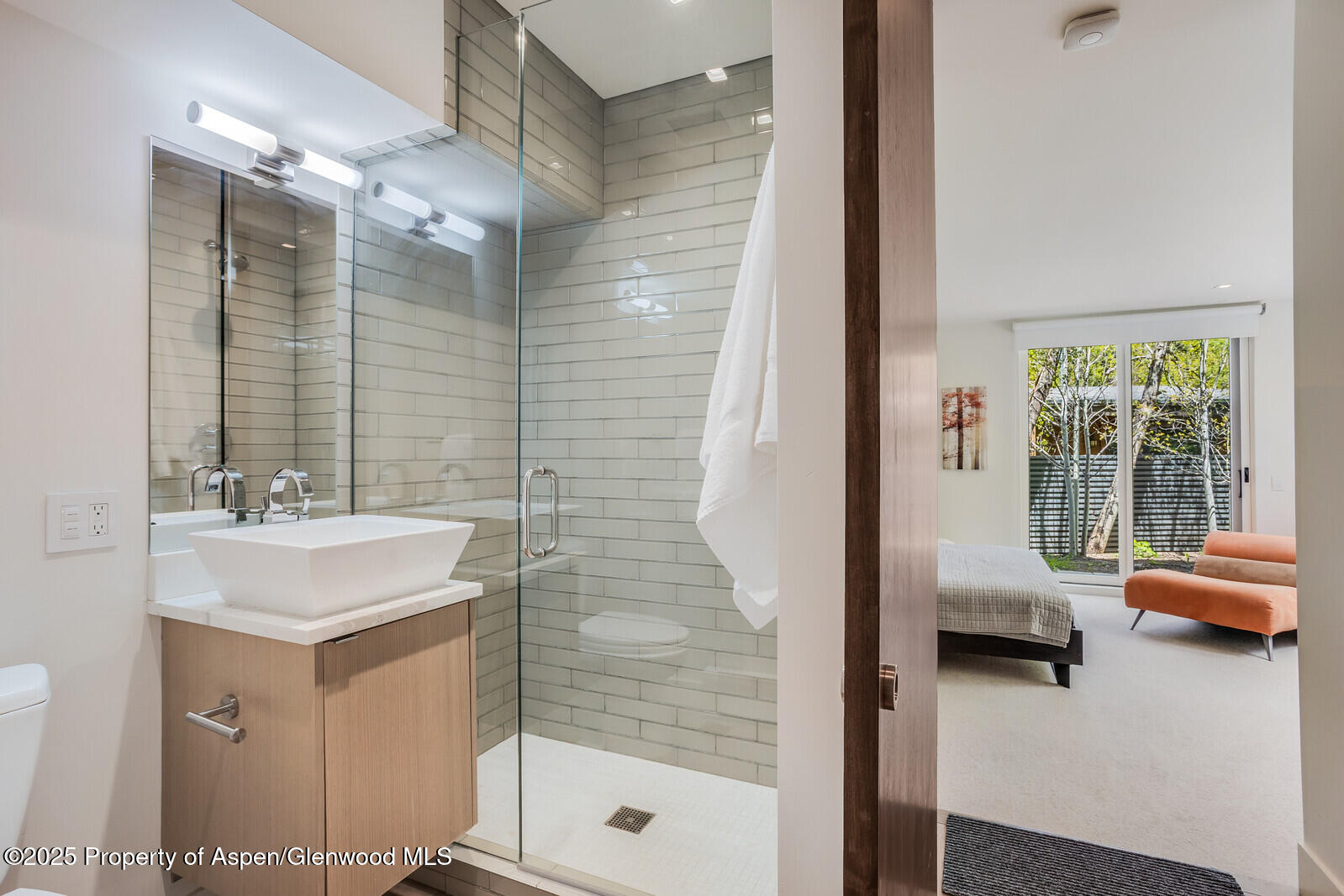 100 Park Avenue Property Photo 24