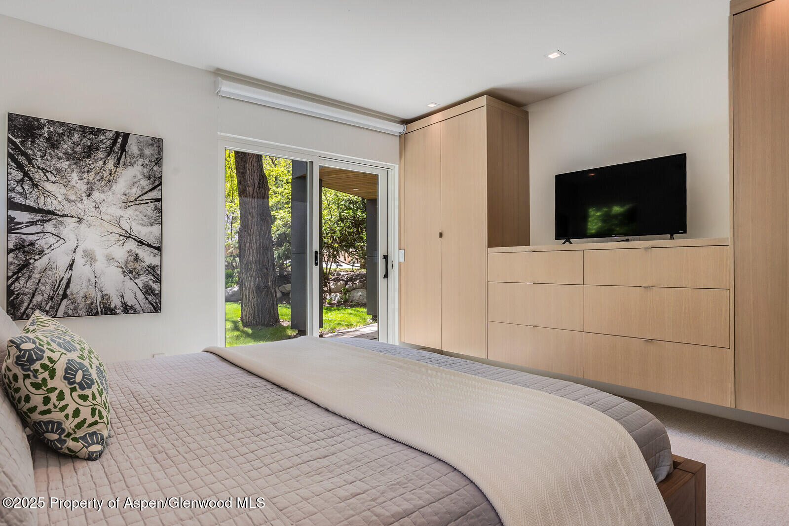 100 Park Avenue Property Photo 26